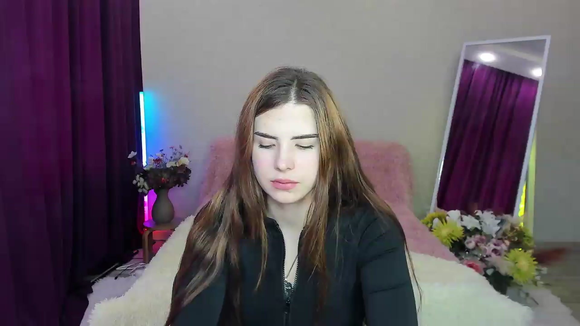 Gallery image thumbnail from KiraVane's myfreecams stream on, 09/16/2026, 11:09 image 5 of 20