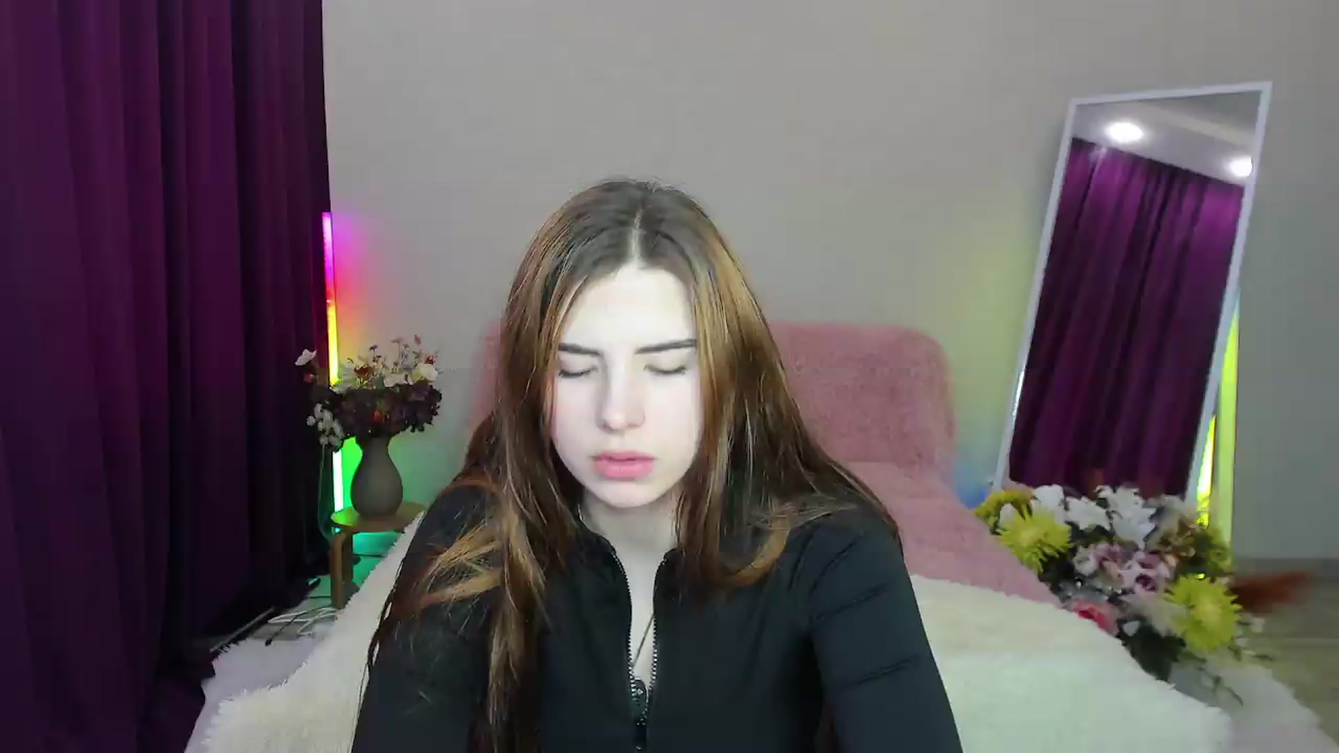 Gallery image thumbnail from KiraVane's myfreecams stream on, 09/16/2026, 11:09 image 11 of 20