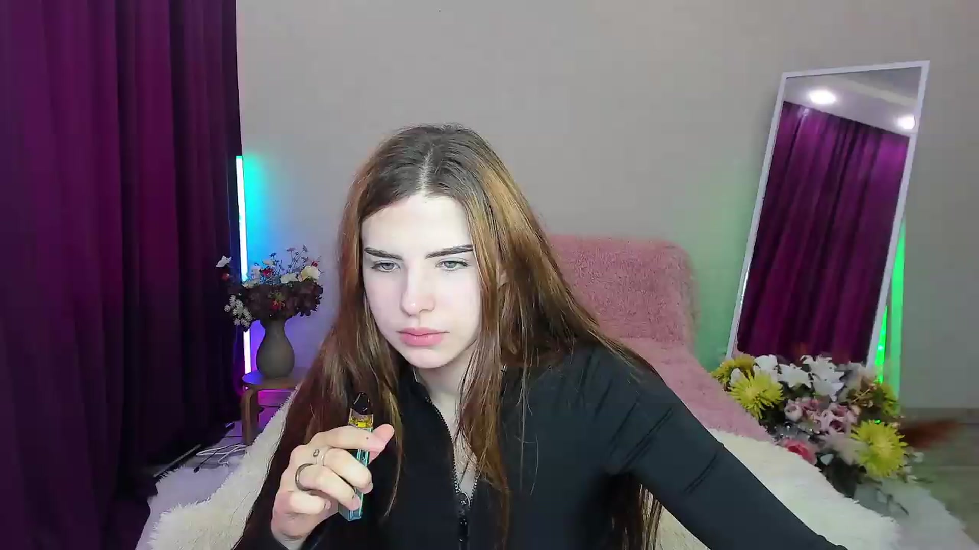 Gallery image thumbnail from KiraVane's myfreecams stream on, 09/16/2026, 11:09 image 3 of 20