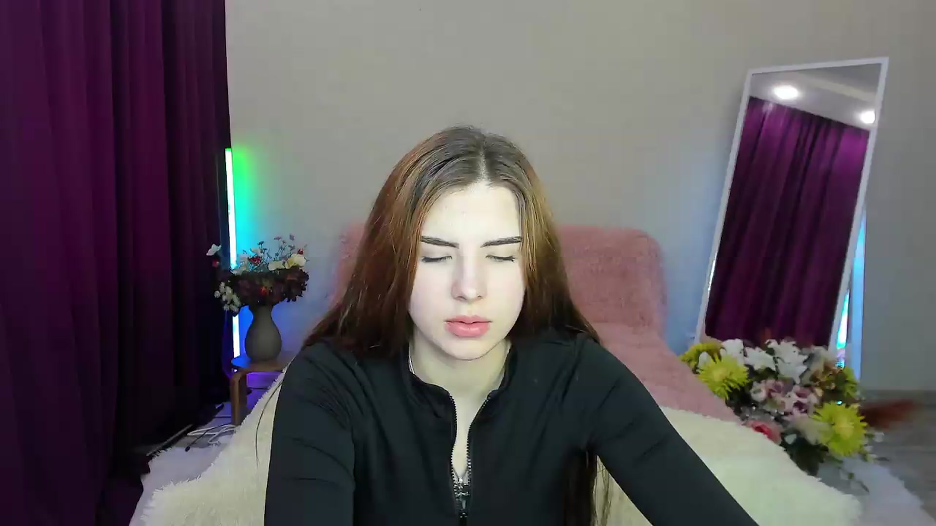 Gallery image thumbnail from KiraVane's myfreecams stream on, 09/16/2026, 11:09 image 15 of 20