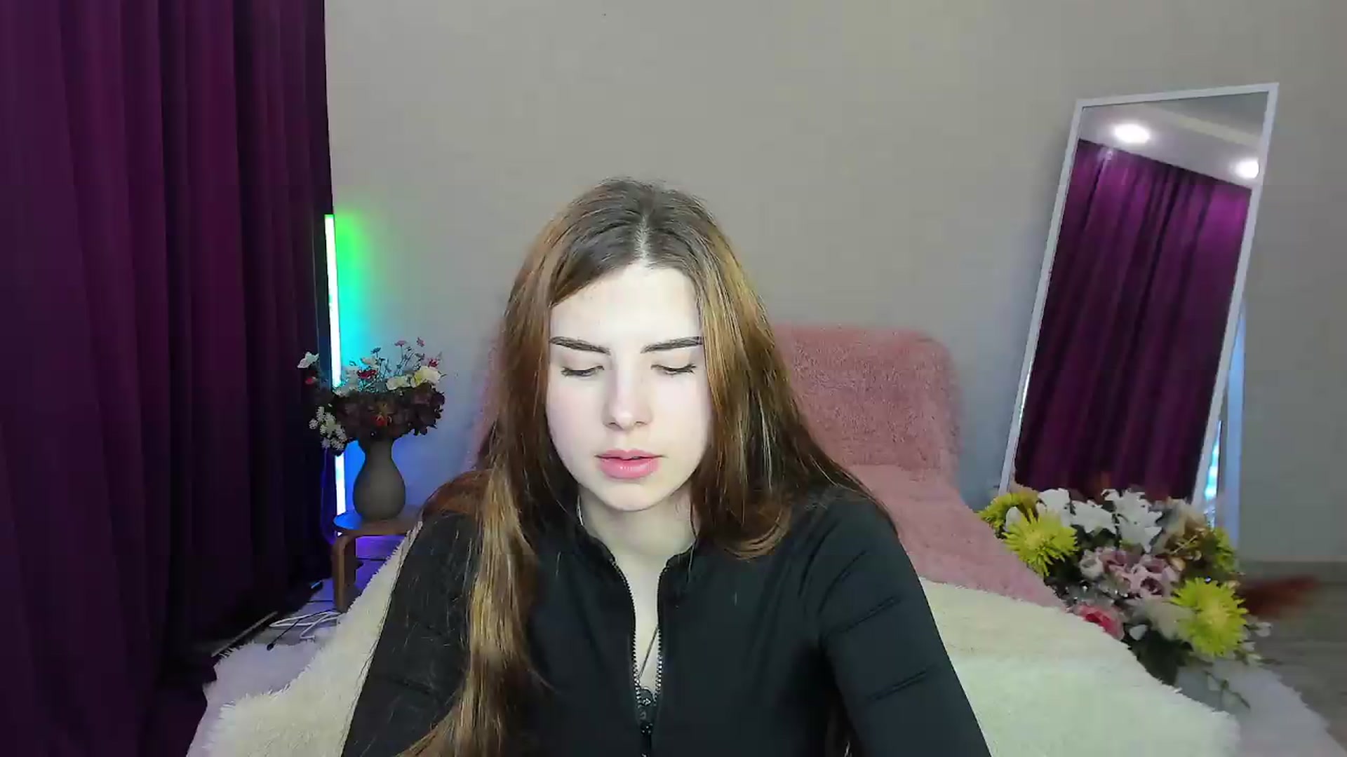 Gallery image thumbnail from KiraVane's myfreecams stream on, 09/16/2026, 11:09 image 10 of 20