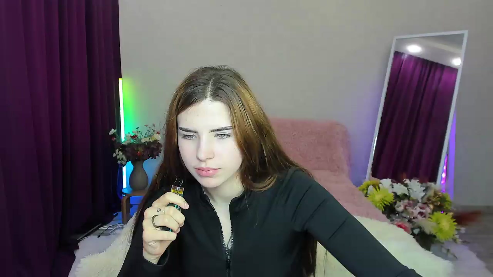 Gallery image thumbnail from KiraVane's myfreecams stream on, 09/16/2026, 11:09 image 8 of 20