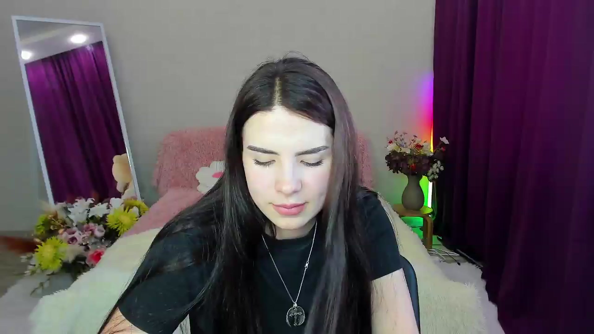 Gallery image thumbnail from KiraVane's myfreecams stream on, 09/19/2026, 10:19 image 8 of 20