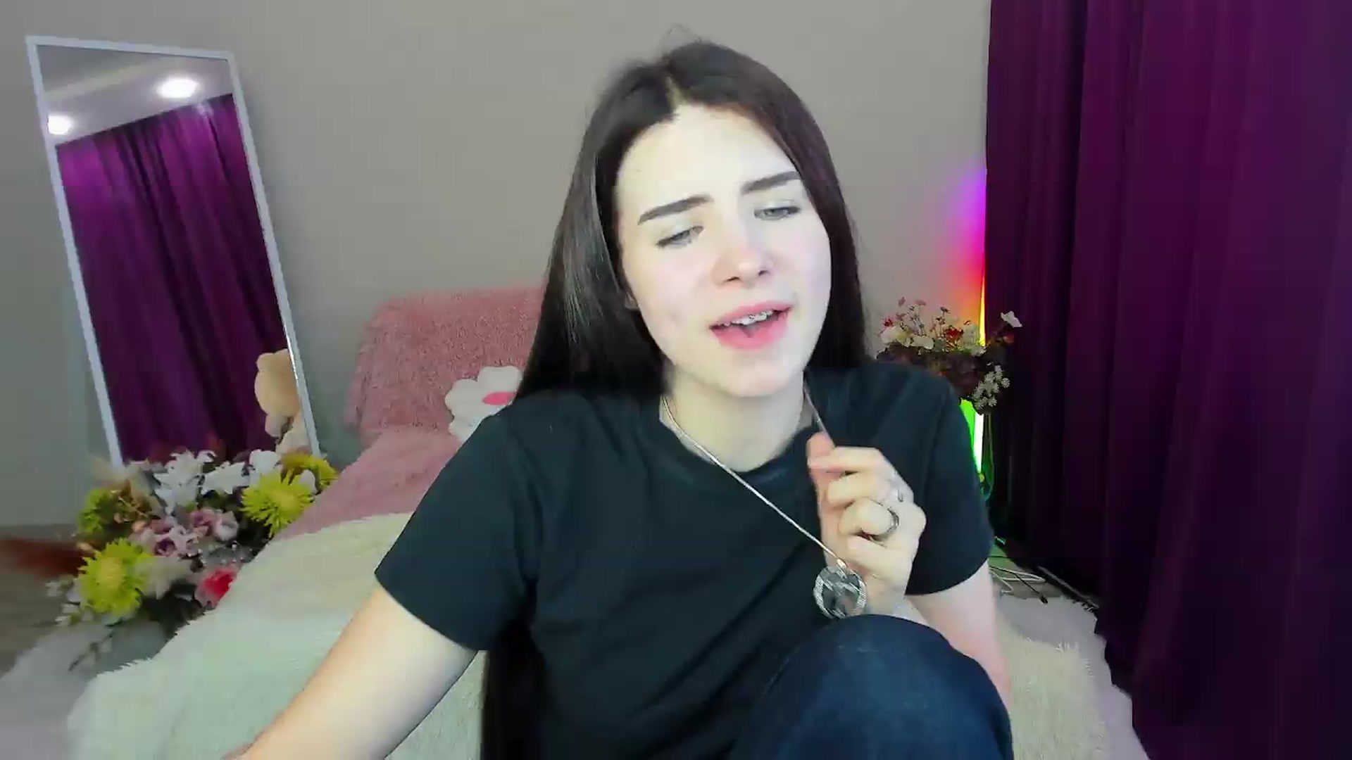 Gallery image thumbnail from KiraVane's myfreecams stream on, 09/19/2026, 10:19 image 15 of 20