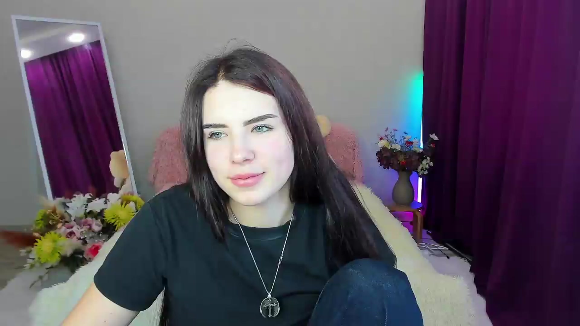 Gallery image thumbnail from KiraVane's myfreecams stream on, 09/19/2026, 10:19 image 6 of 20