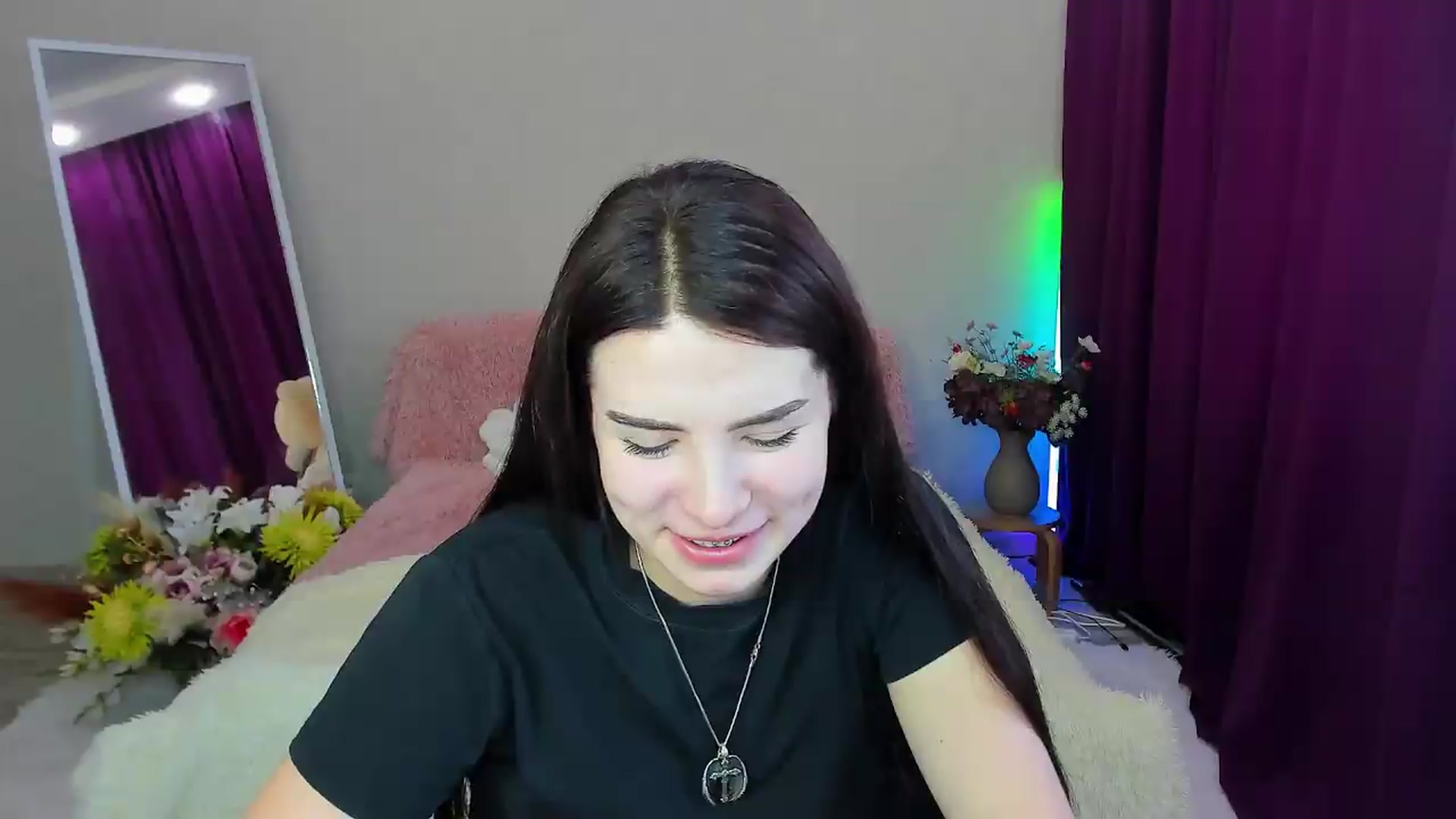 Gallery image thumbnail from KiraVane's myfreecams stream on, 09/19/2026, 10:19 image 10 of 20