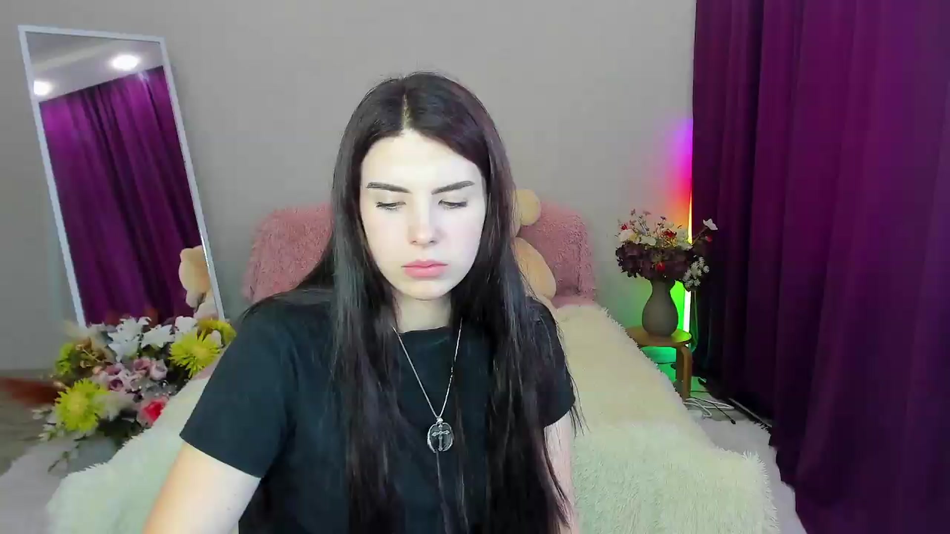 Gallery image thumbnail from KiraVane's myfreecams stream on, 09/19/2026, 11:22 image 20 of 20