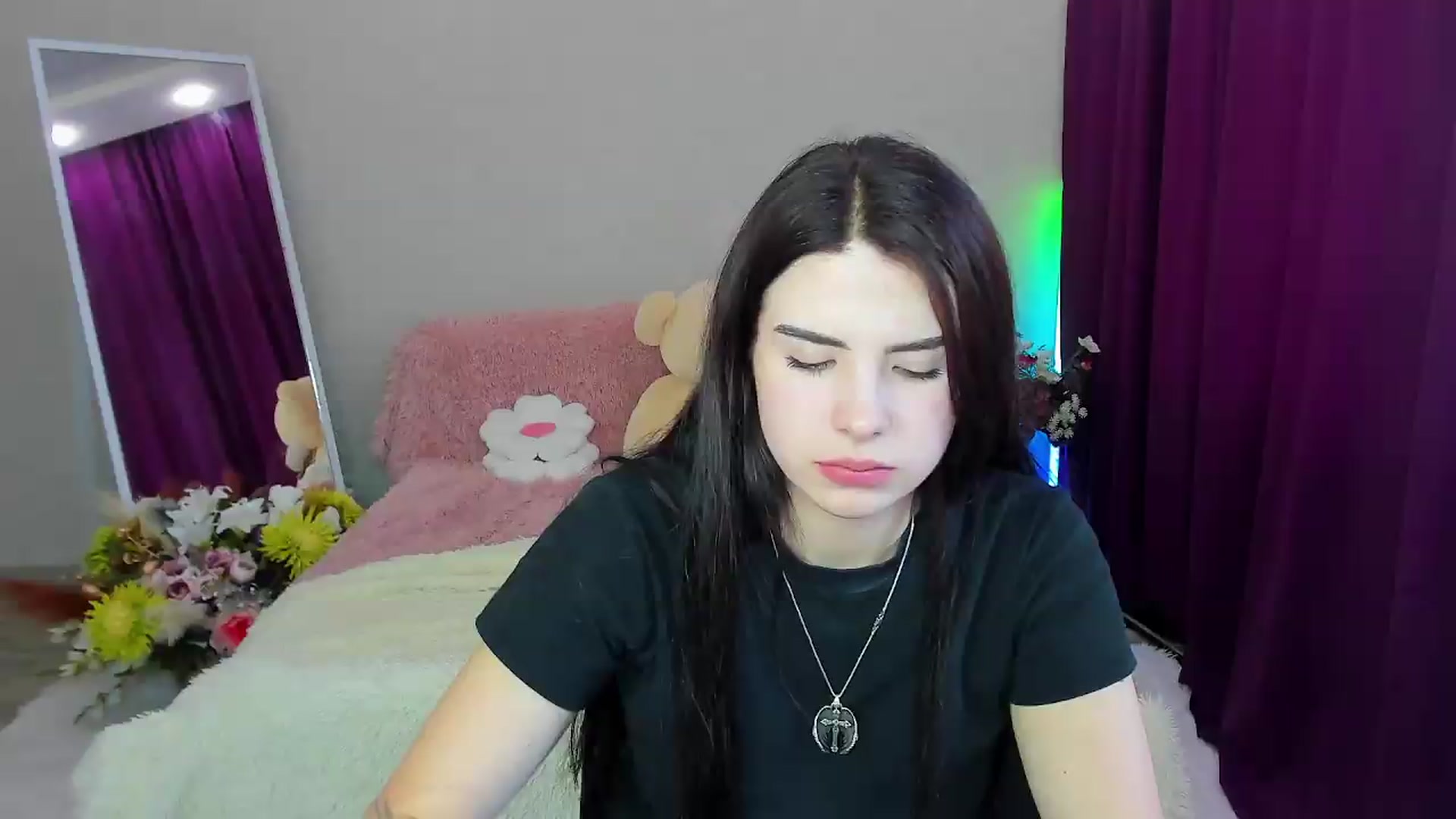 Gallery image thumbnail from KiraVane's myfreecams stream on, 09/19/2026, 11:22 image 10 of 20