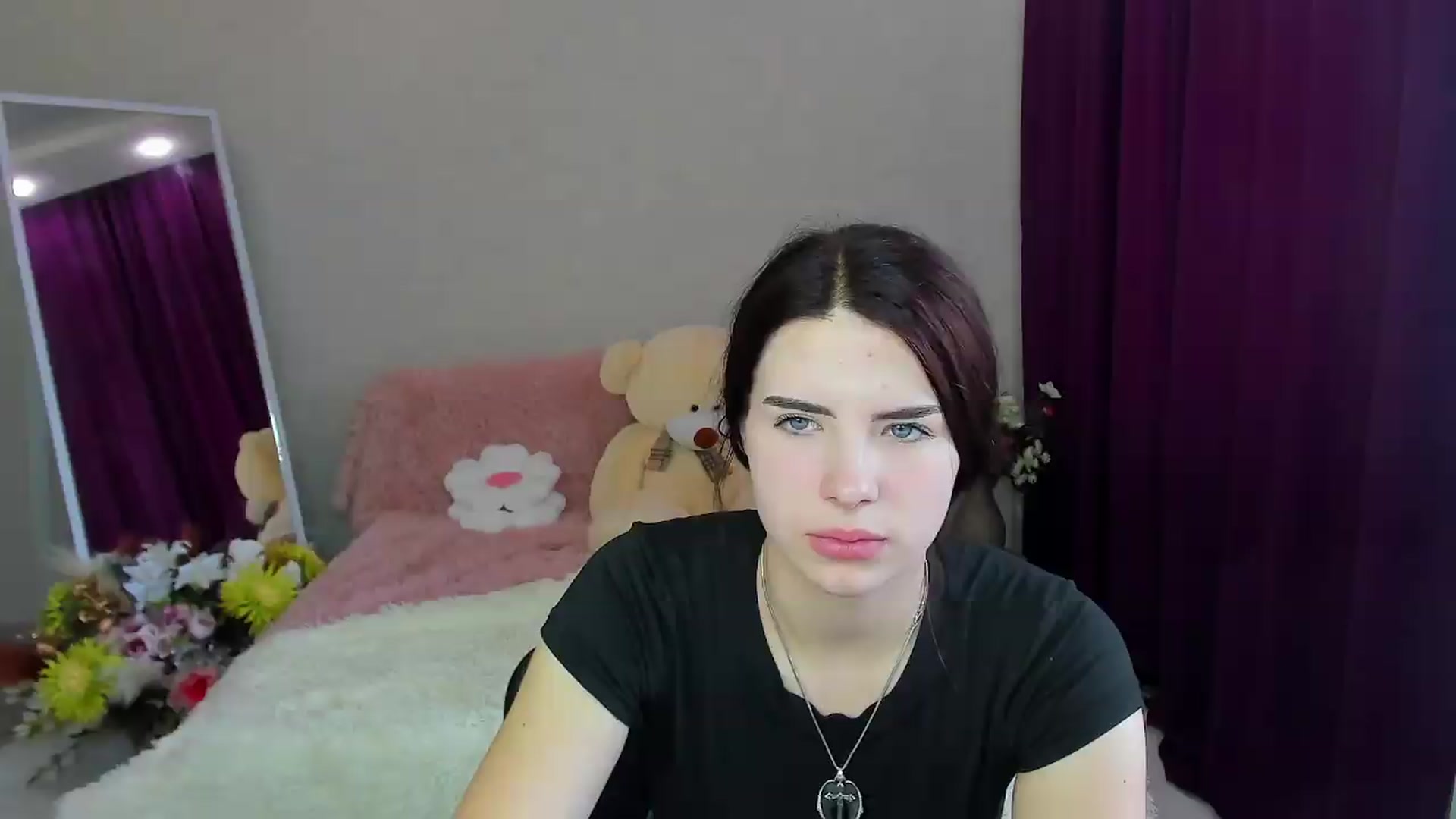 Gallery image thumbnail from KiraVane's myfreecams stream on, 09/20/2026, 07:41 image 14 of 20