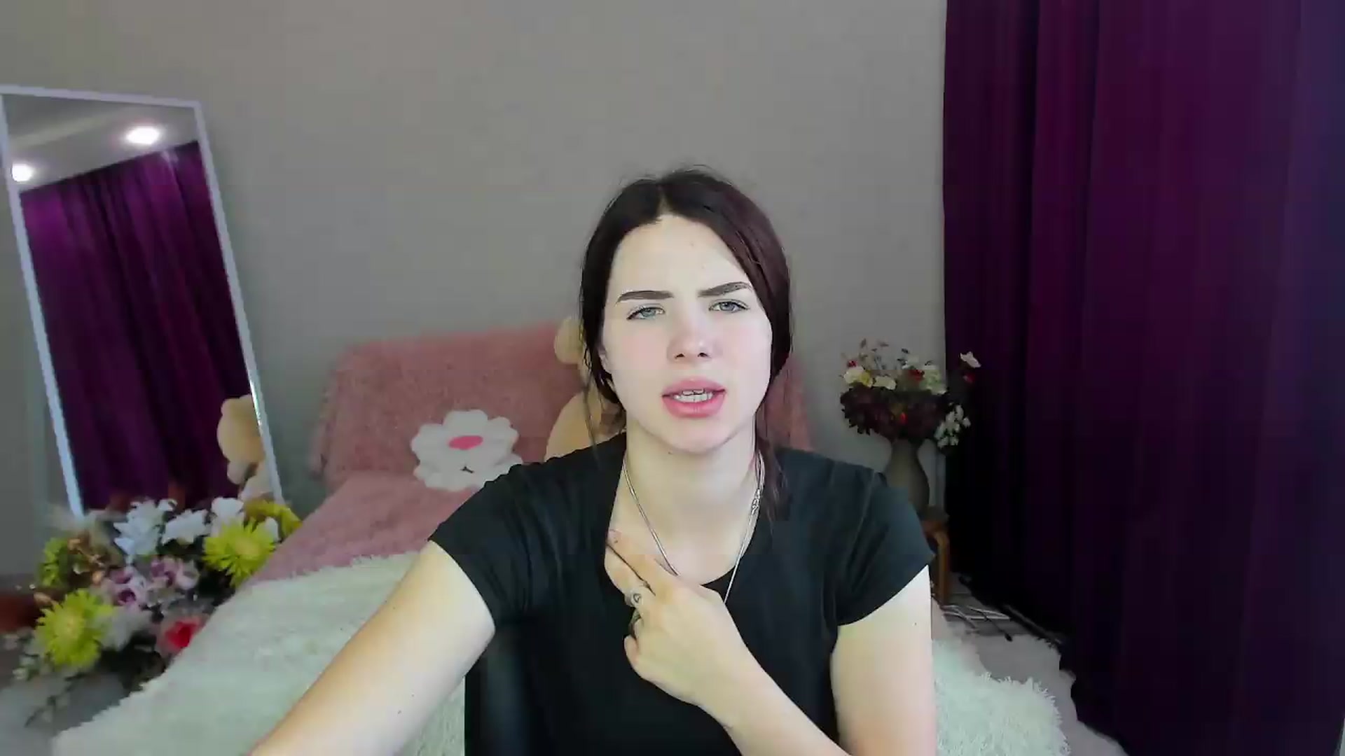 Gallery image thumbnail from KiraVane's myfreecams stream on, 09/20/2026, 07:41 image 18 of 20