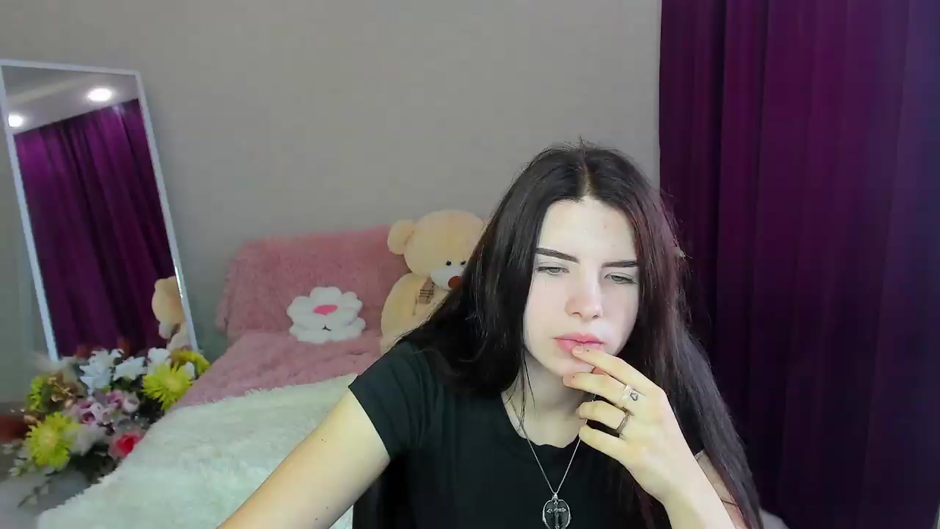 Gallery image thumbnail from KiraVane's myfreecams stream on, 09/20/2026, 07:41 image 1 of 20