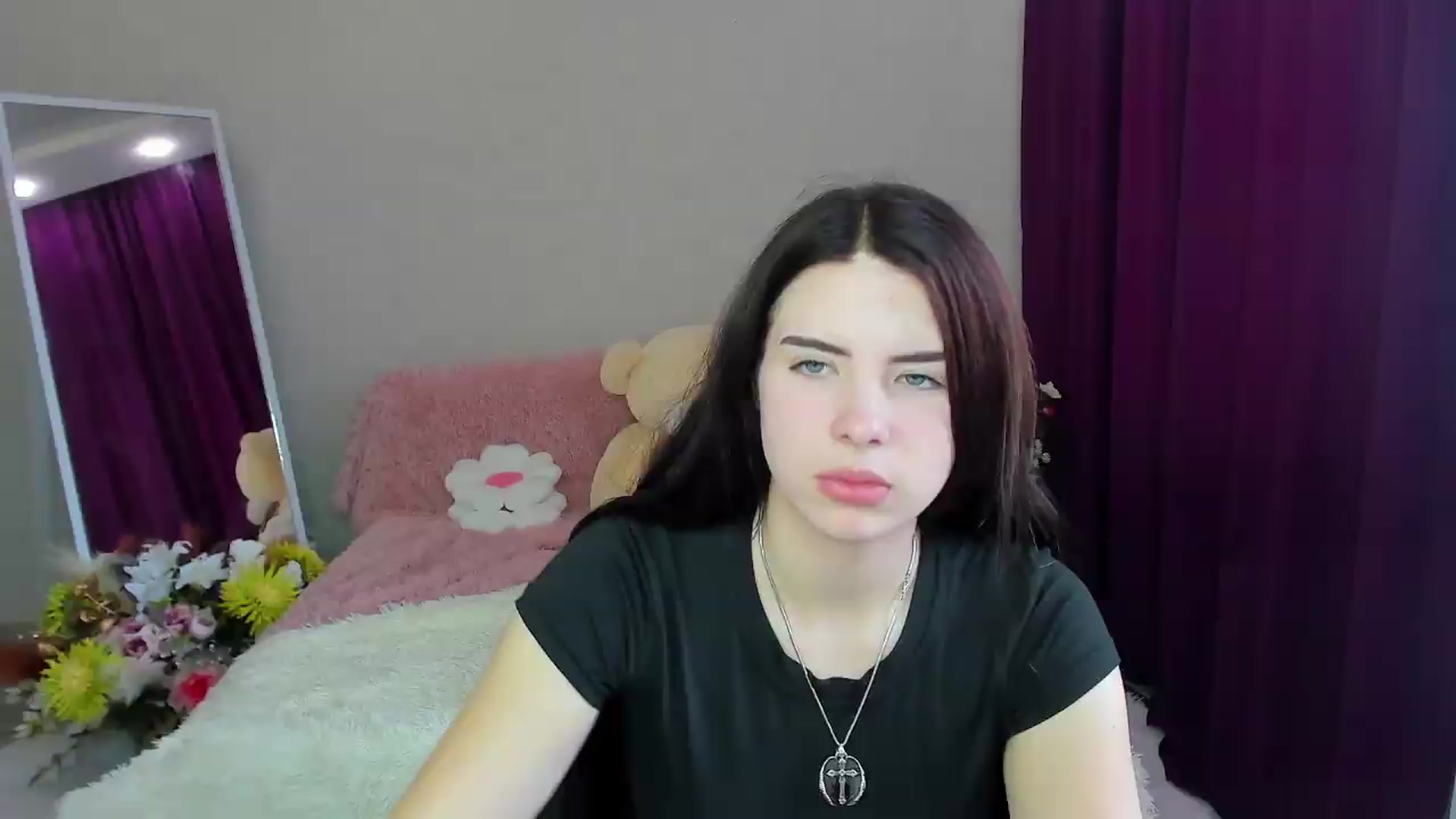 Gallery image thumbnail from KiraVane's myfreecams stream on, 09/20/2026, 07:41 image 9 of 20