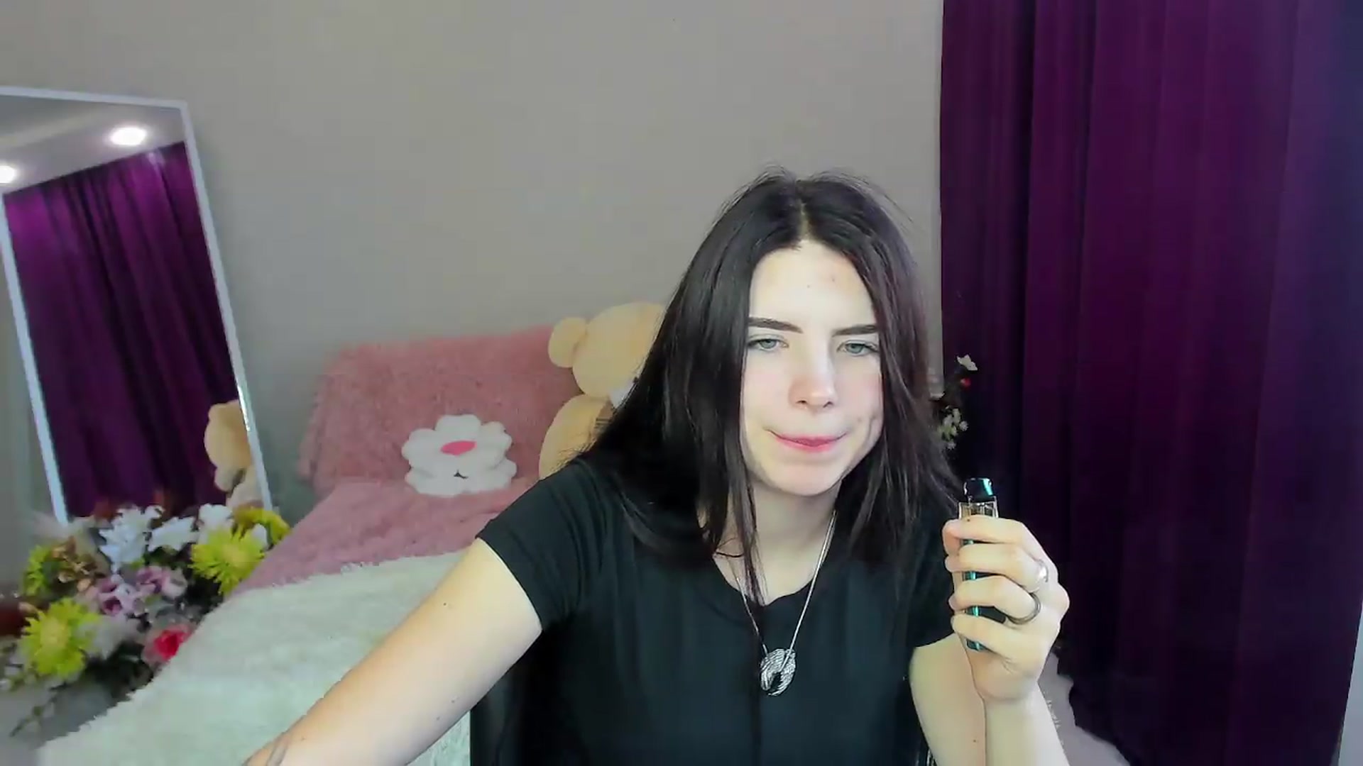 Gallery image thumbnail from KiraVane's myfreecams stream on, 09/20/2026, 11:05 image 20 of 20
