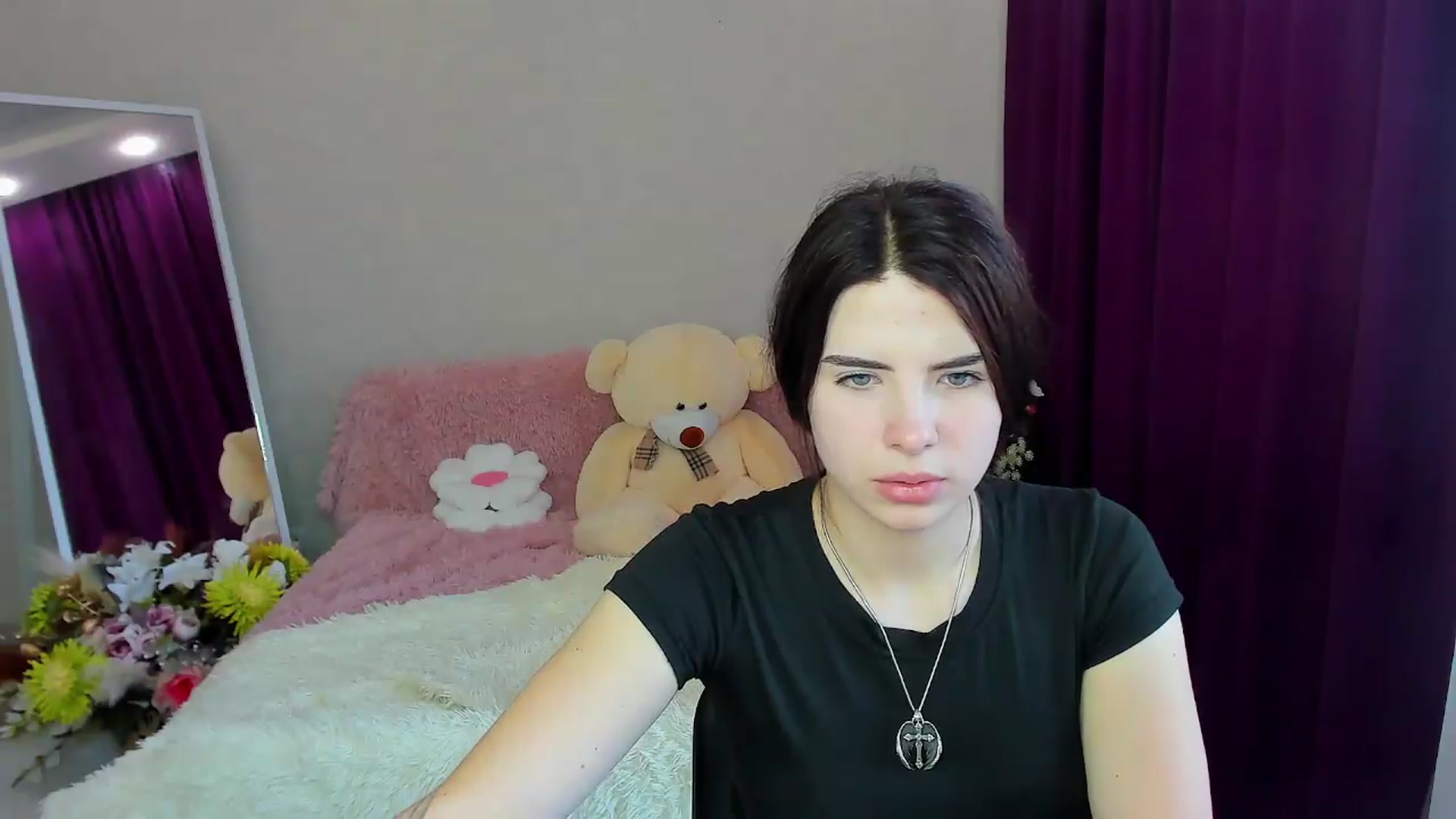 Gallery image thumbnail from KiraVane's myfreecams stream on, 09/20/2026, 11:05 image 7 of 20