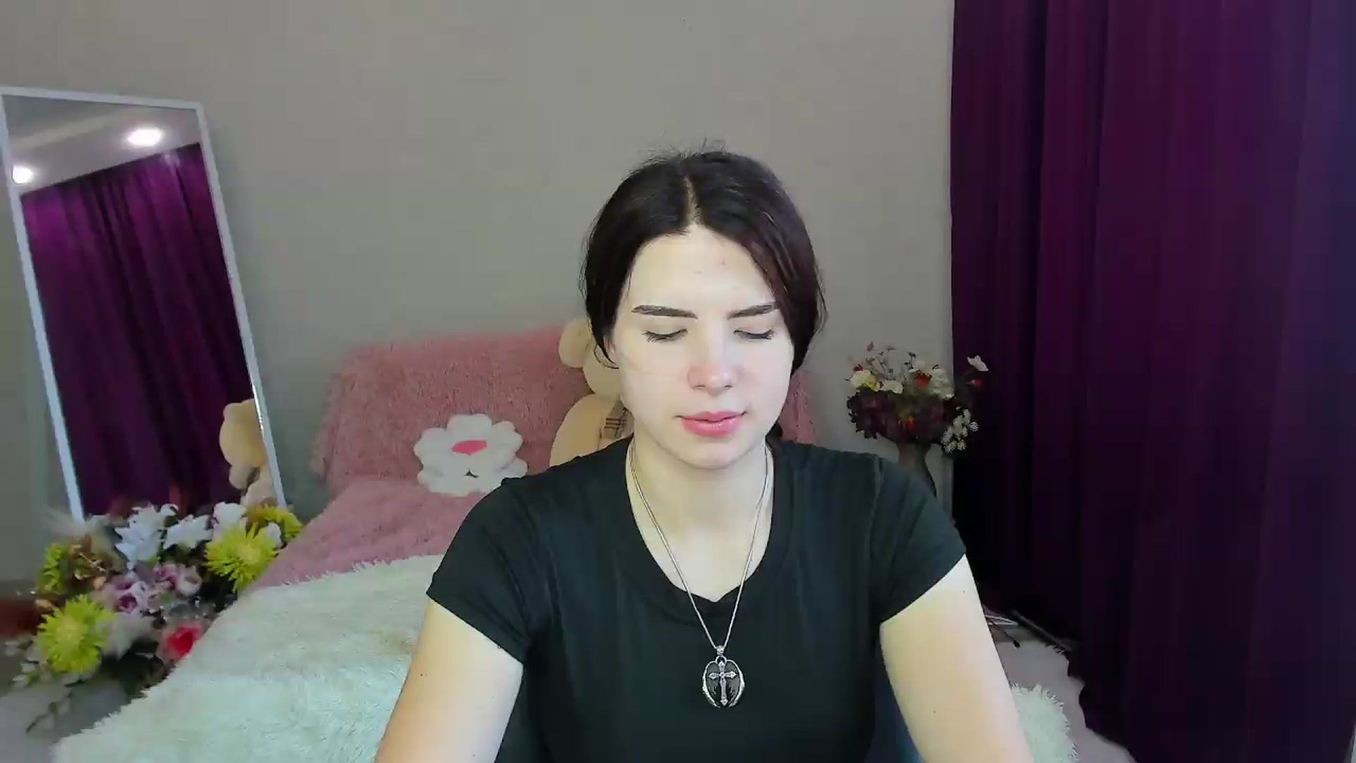 Gallery image thumbnail from KiraVane's myfreecams stream on, 09/20/2026, 11:05 image 1 of 20