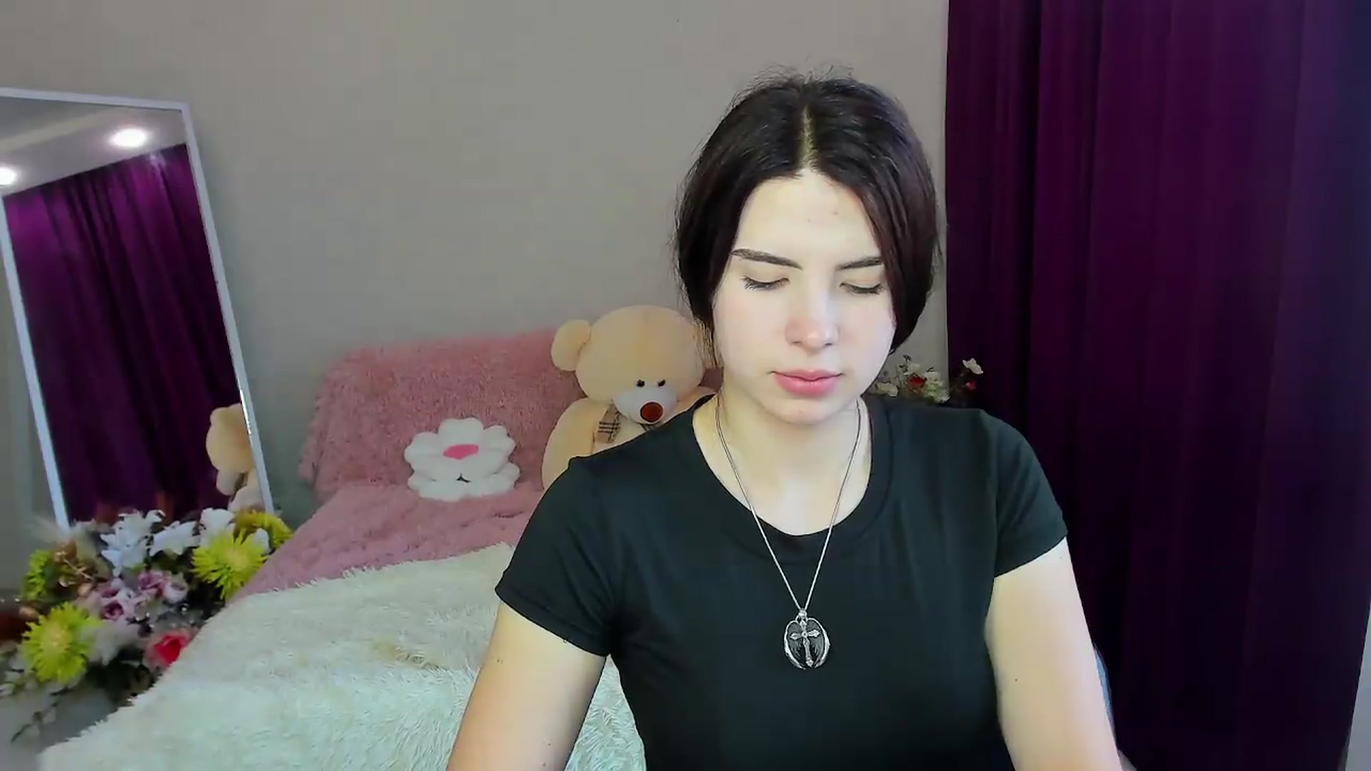 Gallery image thumbnail from KiraVane's myfreecams stream on, 09/20/2026, 11:05 image 4 of 20