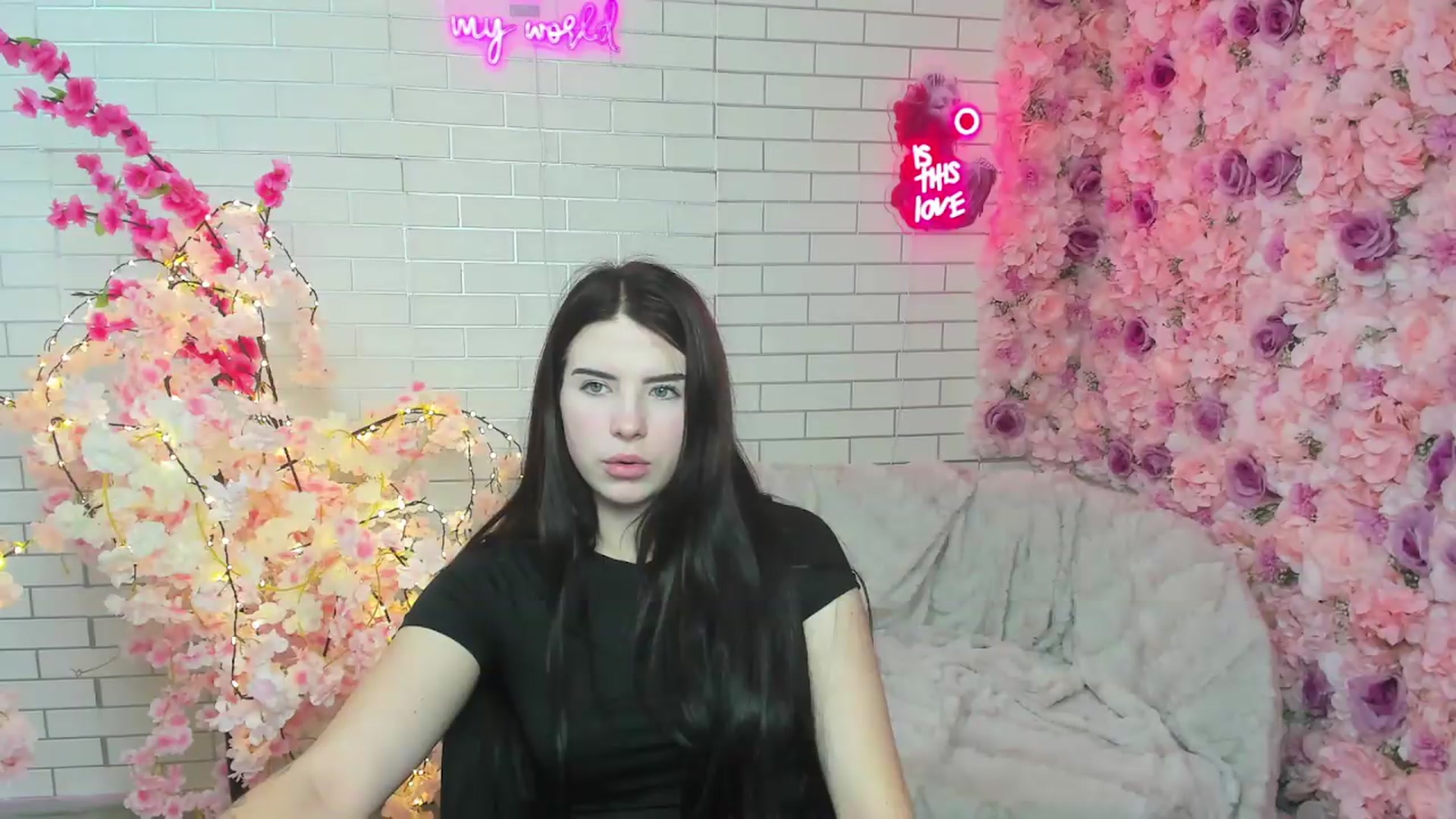 Gallery image thumbnail from KiraVane's myfreecams stream on, 09/22/2026, 08:32 image 10 of 20