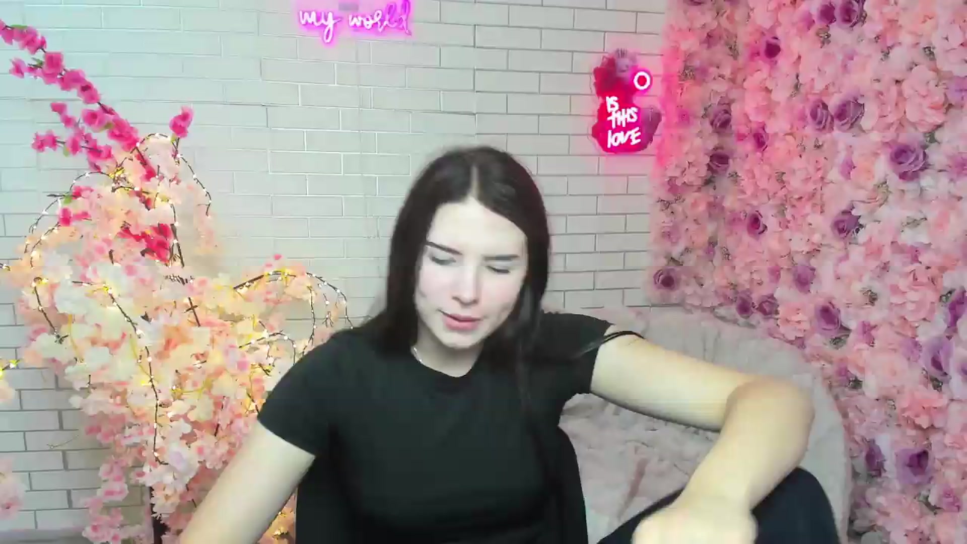Gallery image thumbnail from KiraVane's myfreecams stream on, 09/22/2026, 08:32 image 1 of 20