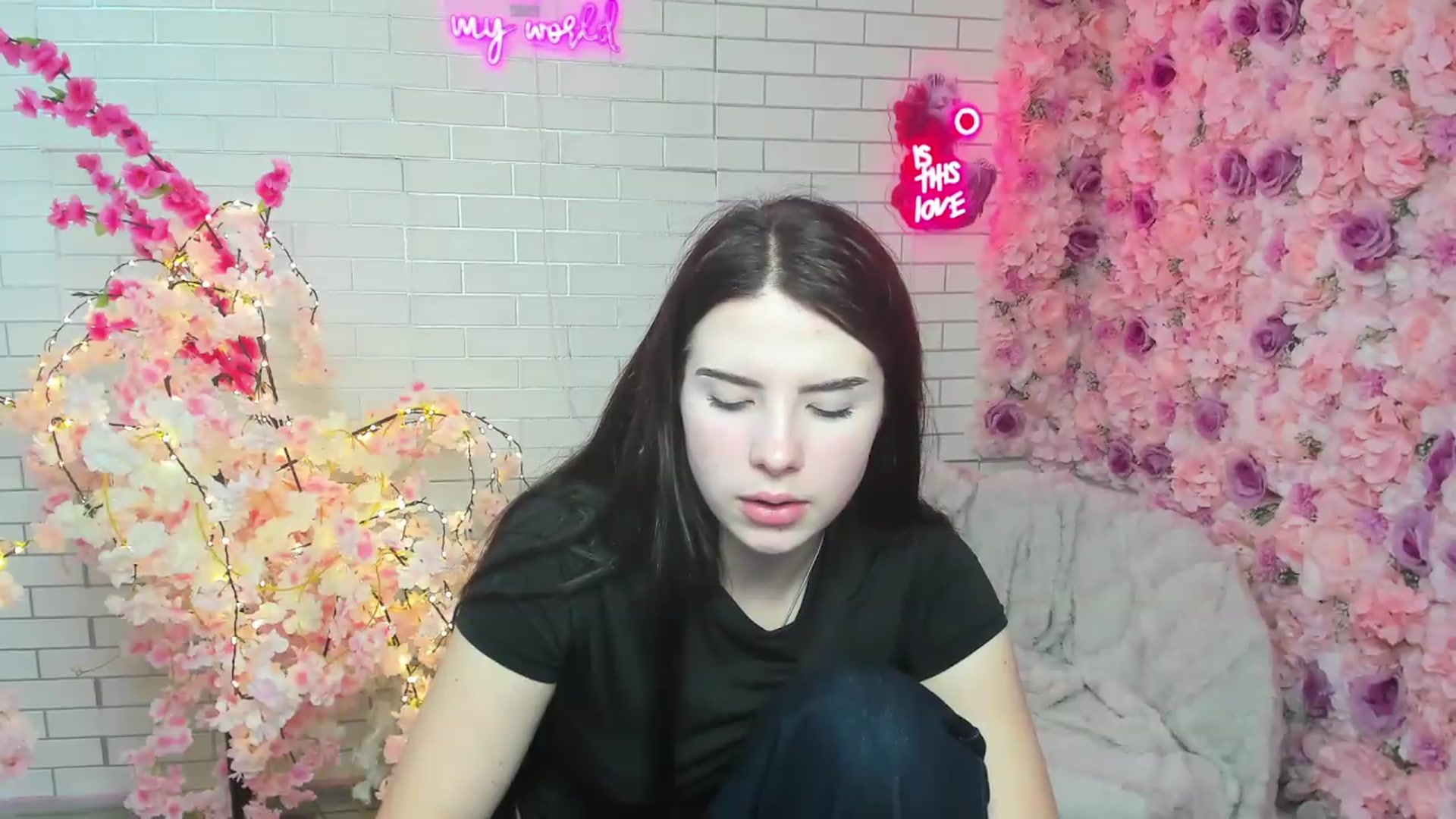 Gallery image thumbnail from KiraVane's myfreecams stream on, 09/22/2026, 08:32 image 12 of 20