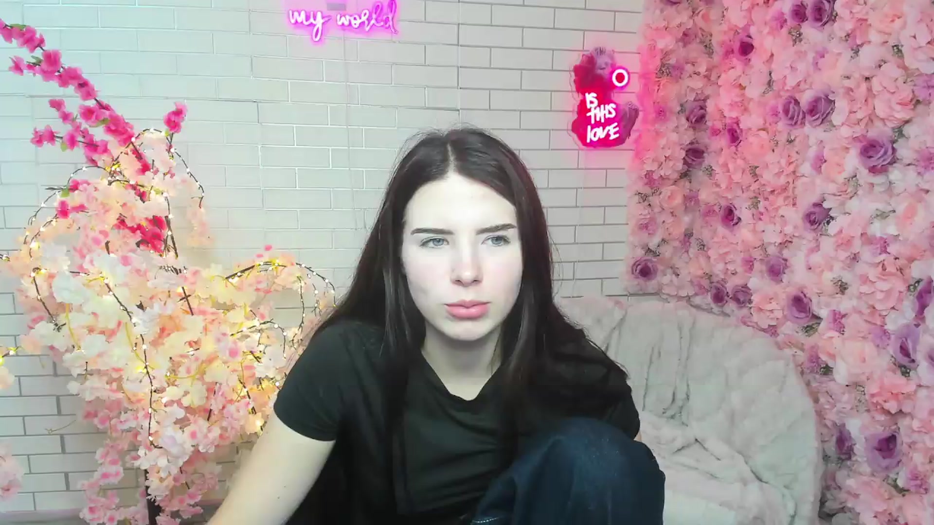 Gallery image thumbnail from KiraVane's myfreecams stream on, 09/22/2026, 08:32 image 6 of 20