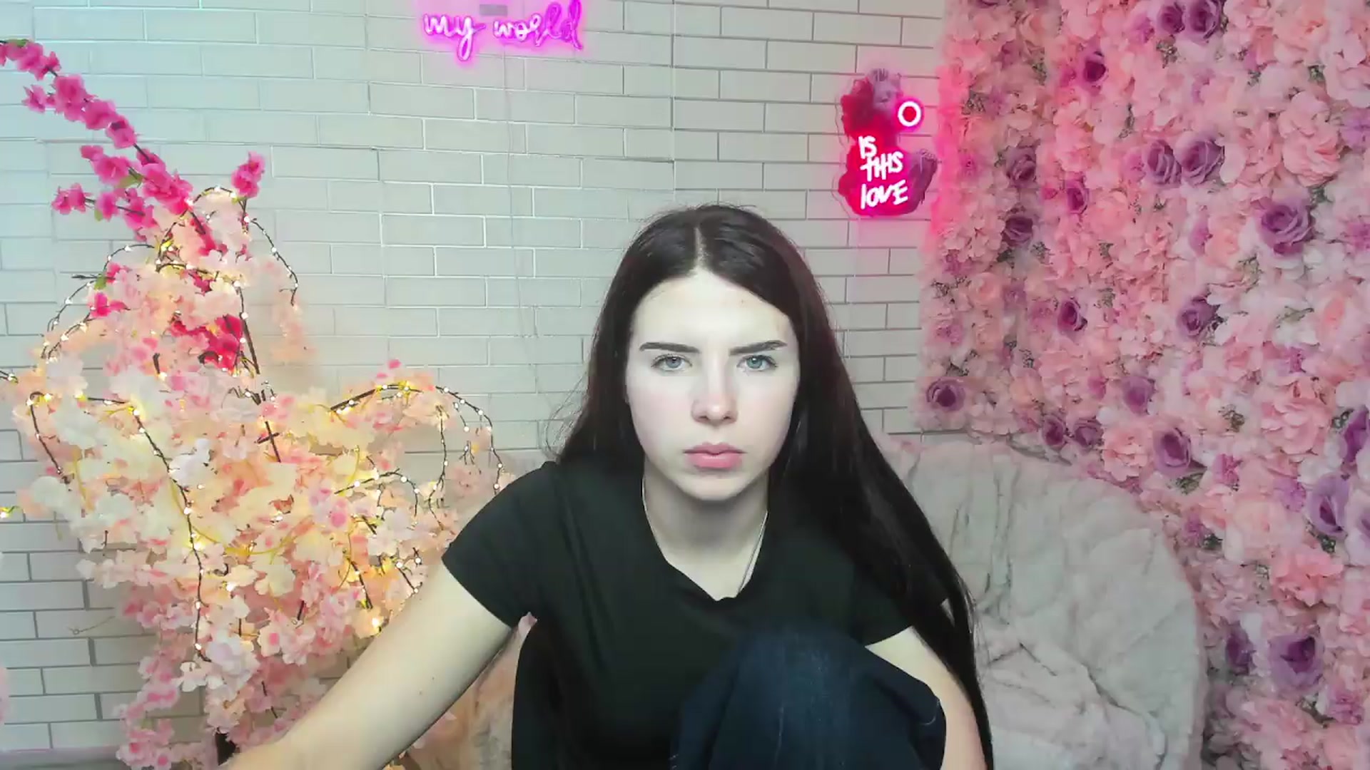 Gallery image thumbnail from KiraVane's myfreecams stream on, 09/22/2026, 10:26 image 3 of 20