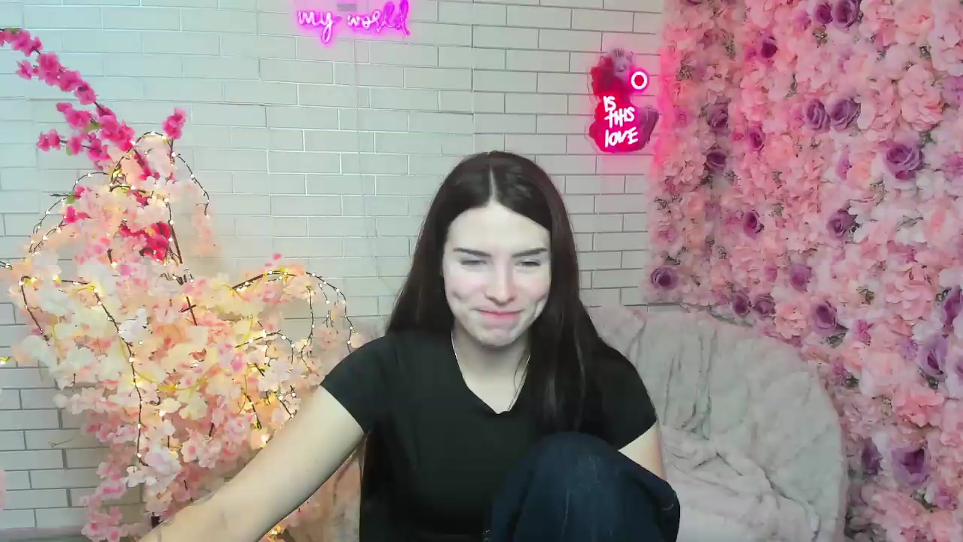 Gallery image thumbnail from KiraVane's myfreecams stream on, 09/22/2026, 10:26 image 5 of 20