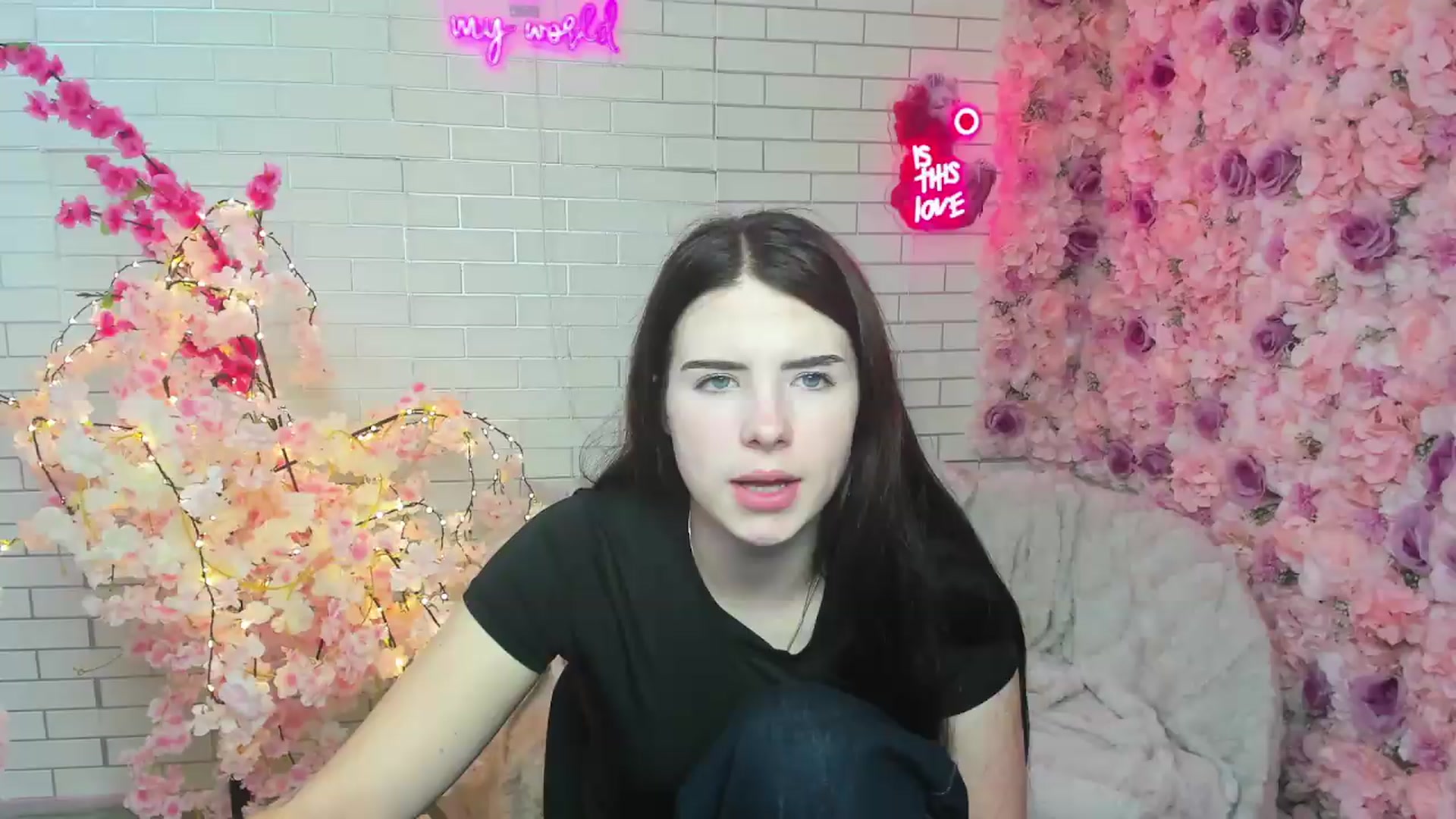 Gallery image thumbnail from KiraVane's myfreecams stream on, 09/22/2026, 10:26 image 2 of 20
