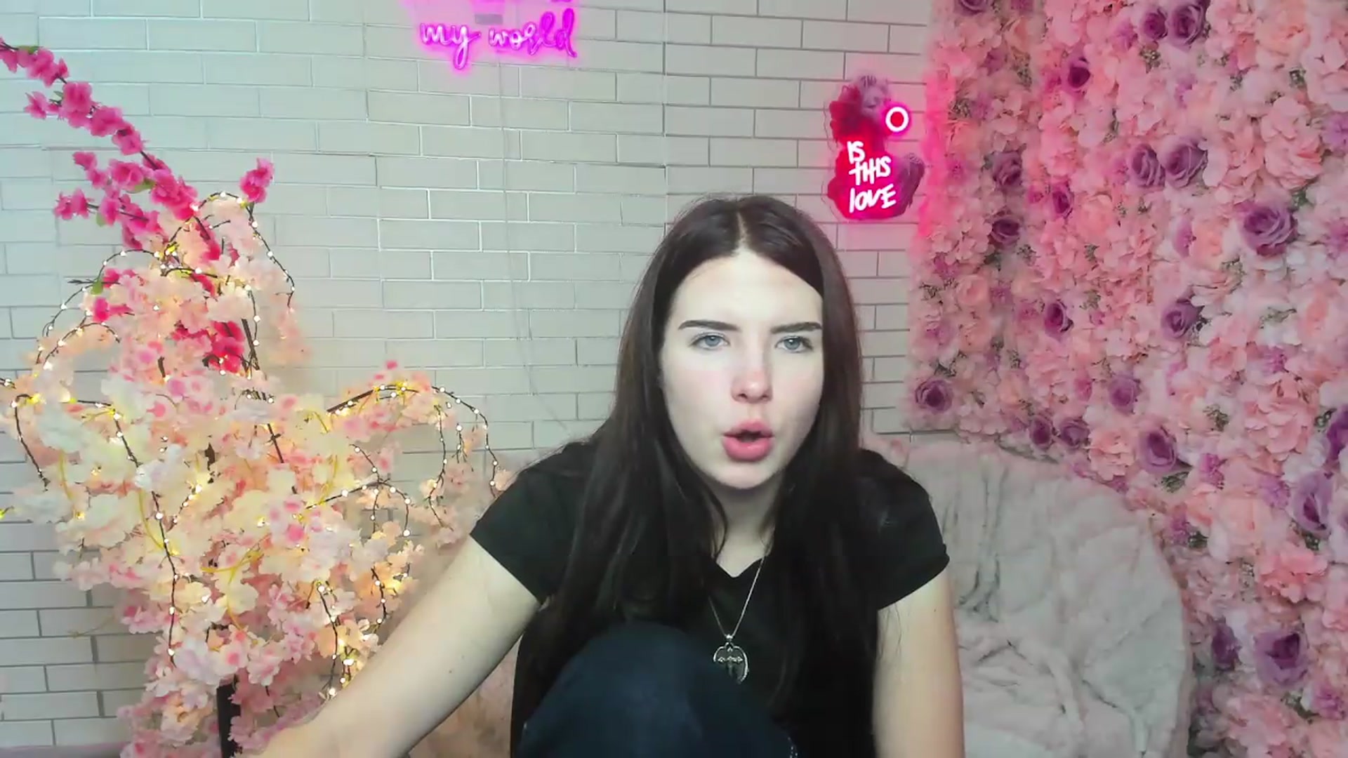 Gallery image thumbnail from KiraVane's myfreecams stream on, 09/22/2026, 10:26 image 15 of 20