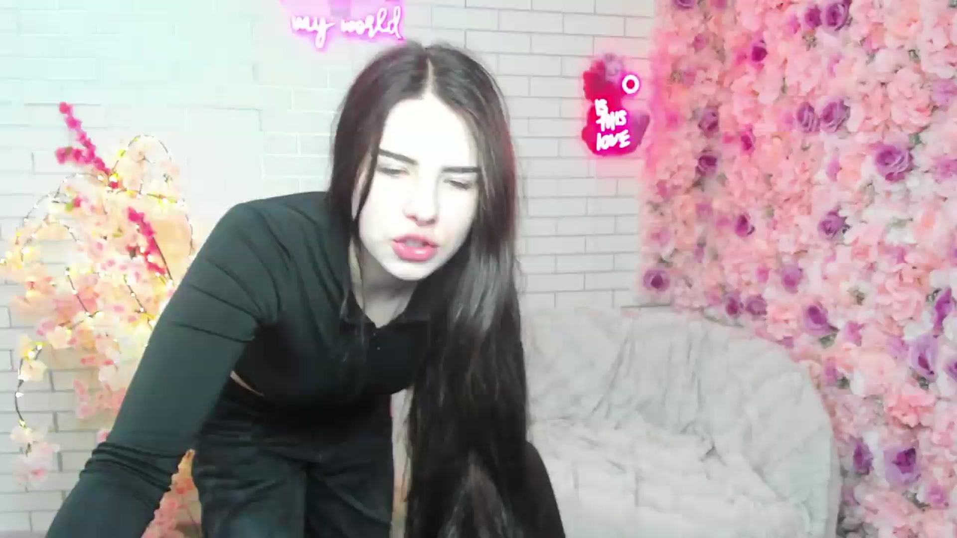 Gallery image thumbnail from KiraVane's myfreecams stream on, 09/23/2026, 12:13 image 3 of 20