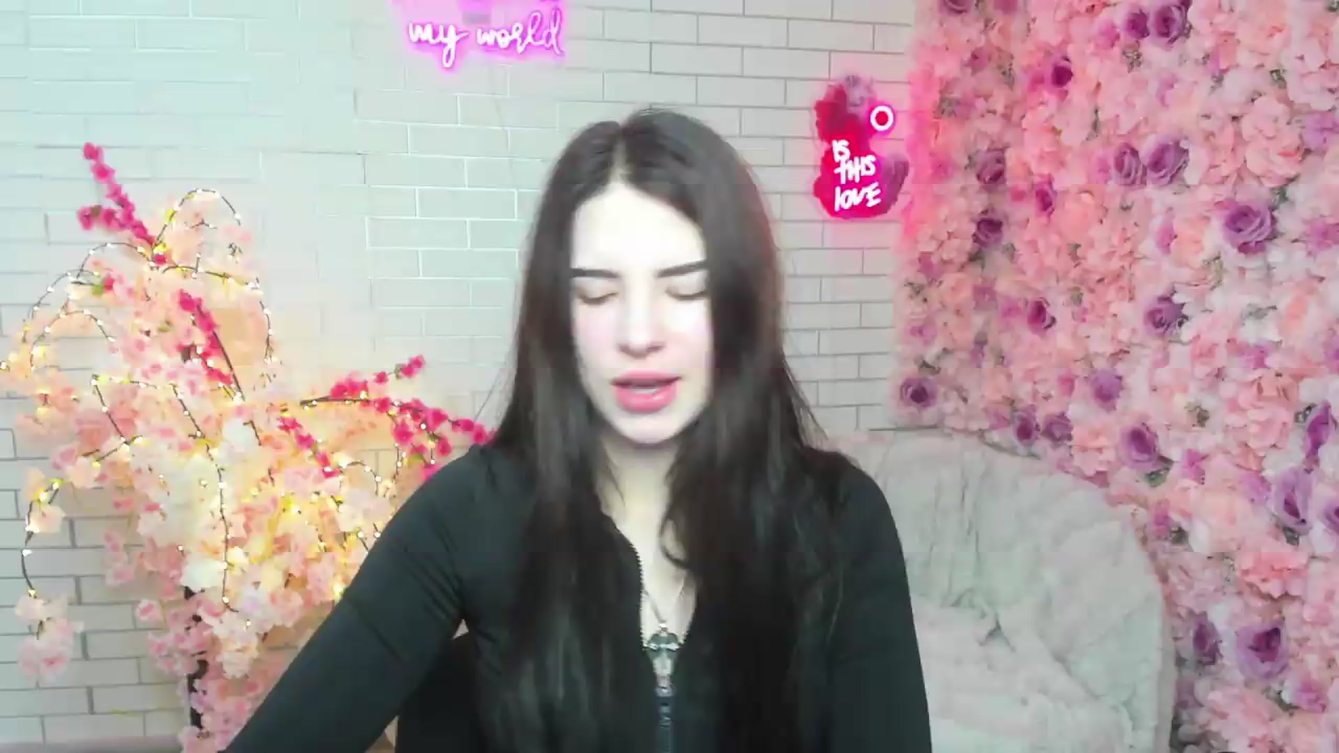 Gallery image thumbnail from KiraVane's myfreecams stream on, 09/23/2026, 12:13 image 9 of 20