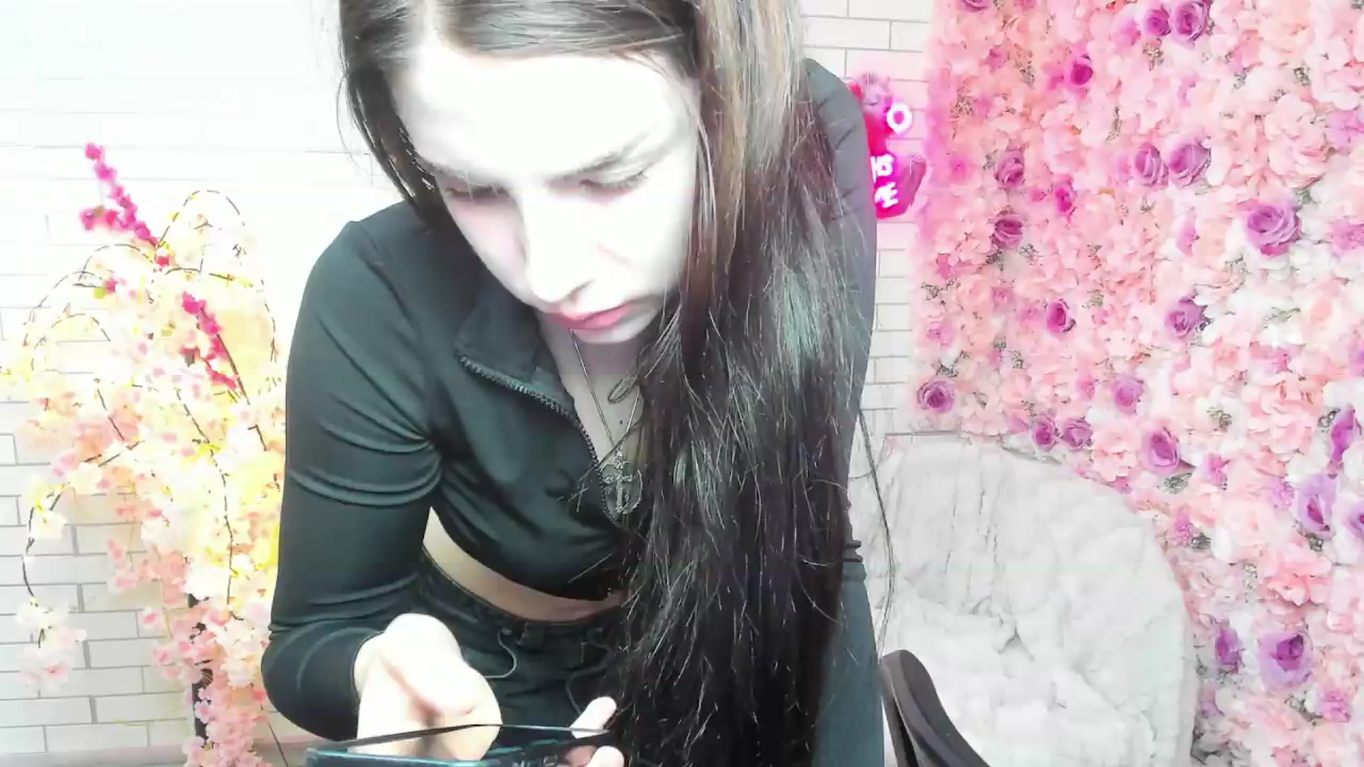 Gallery image thumbnail from KiraVane's myfreecams stream on, 09/23/2026, 12:13 image 20 of 20