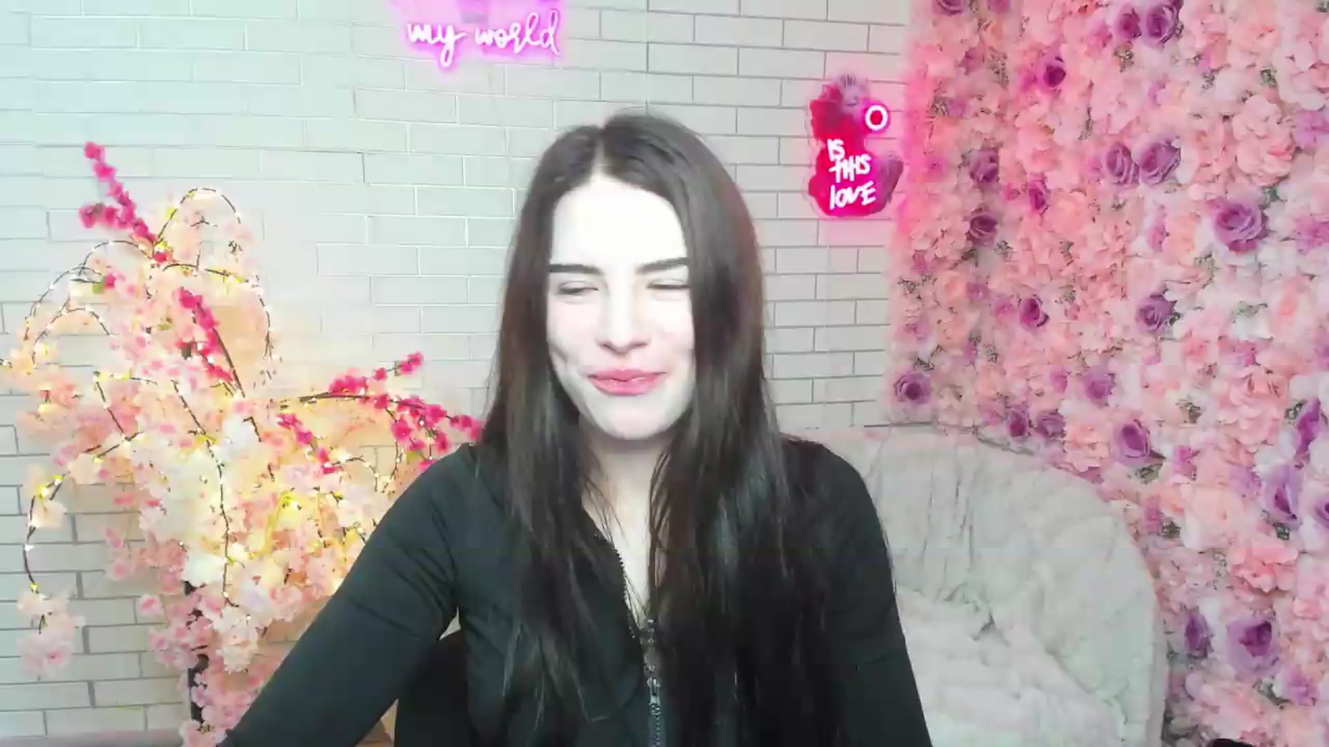 Gallery image thumbnail from KiraVane's myfreecams stream on, 09/23/2026, 12:13 image 10 of 20