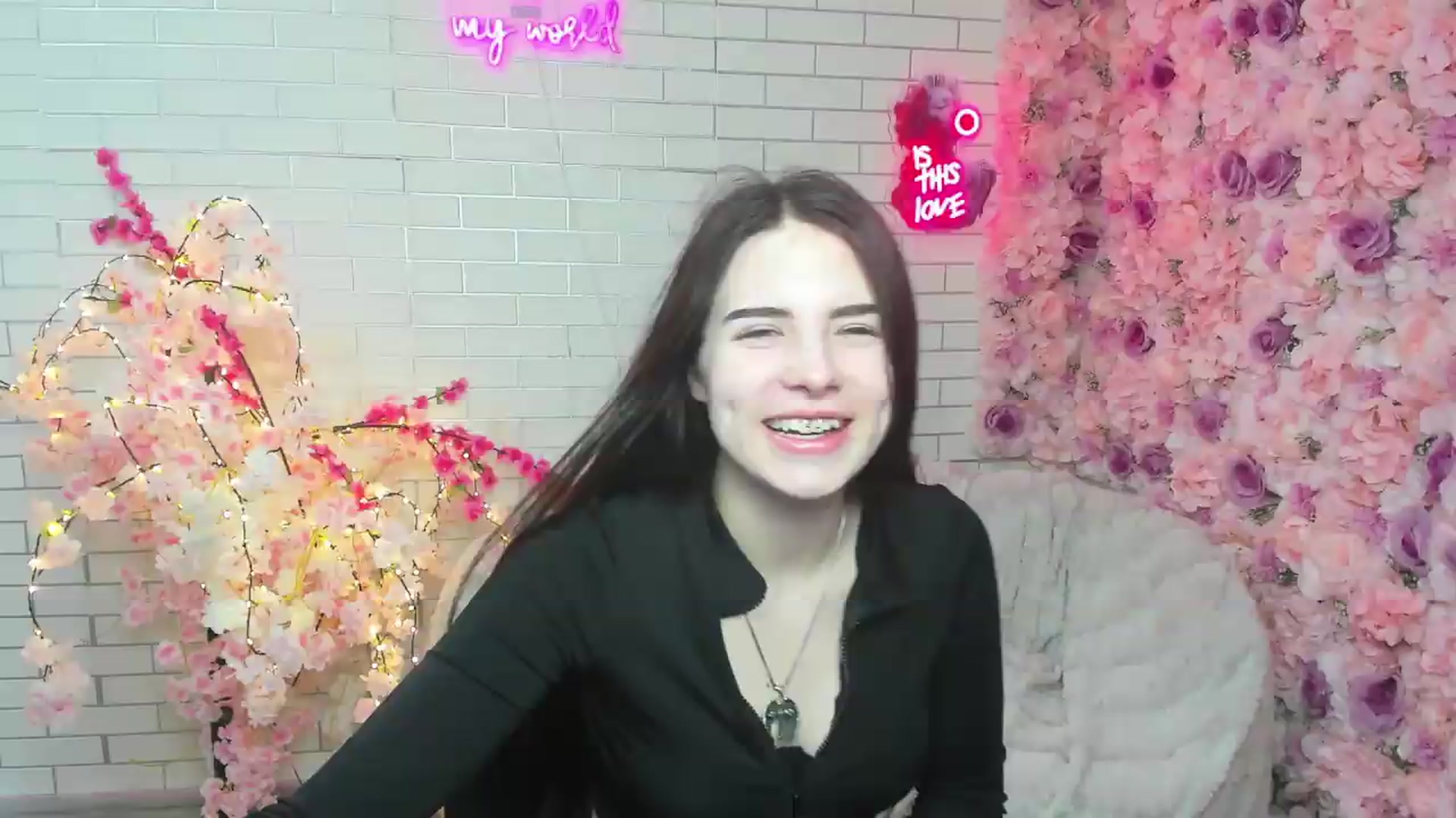 Gallery image thumbnail from KiraVane's myfreecams stream on, 09/23/2026, 14:49 image 1 of 20