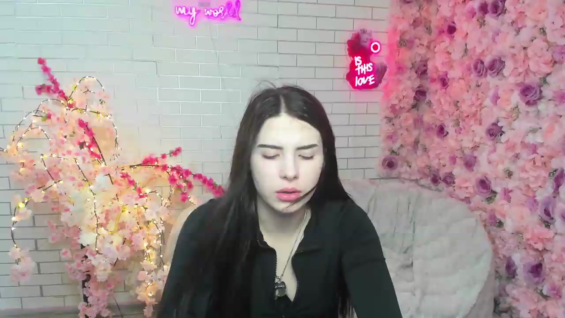Gallery image thumbnail from KiraVane's myfreecams stream on, 09/23/2026, 14:49 image 9 of 20