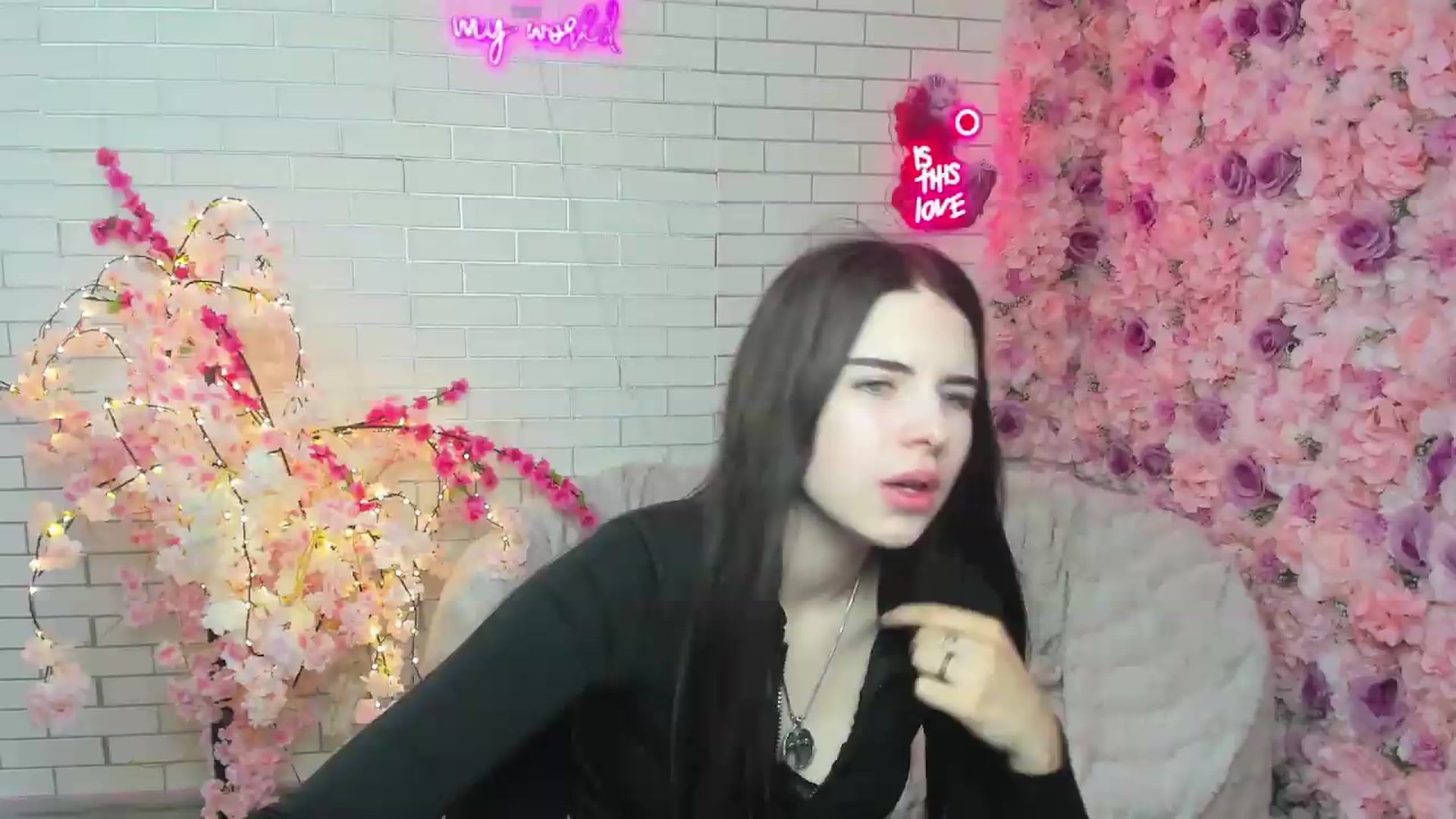 Gallery image thumbnail from KiraVane's myfreecams stream on, 09/23/2026, 14:49 image 11 of 20