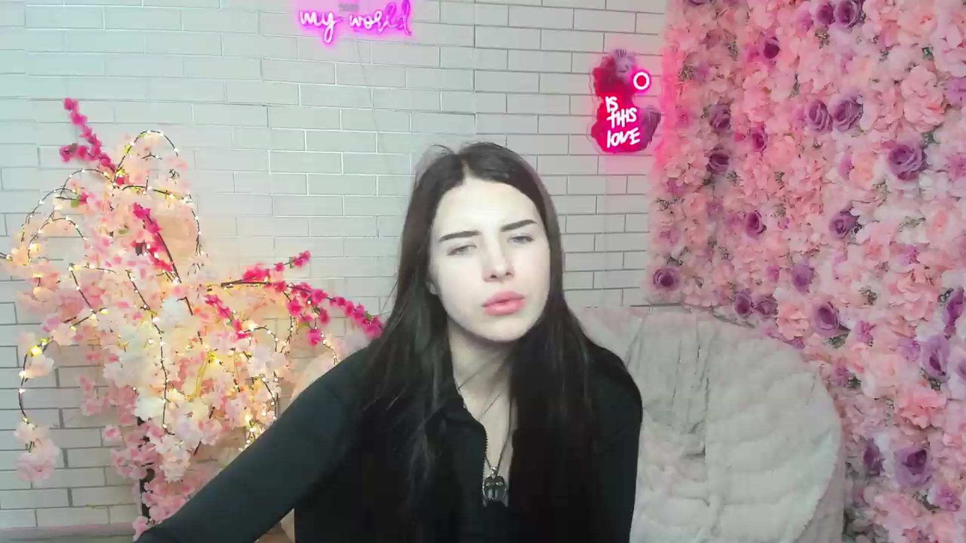 Gallery image thumbnail from KiraVane's myfreecams stream on, 09/23/2026, 14:49 image 12 of 20