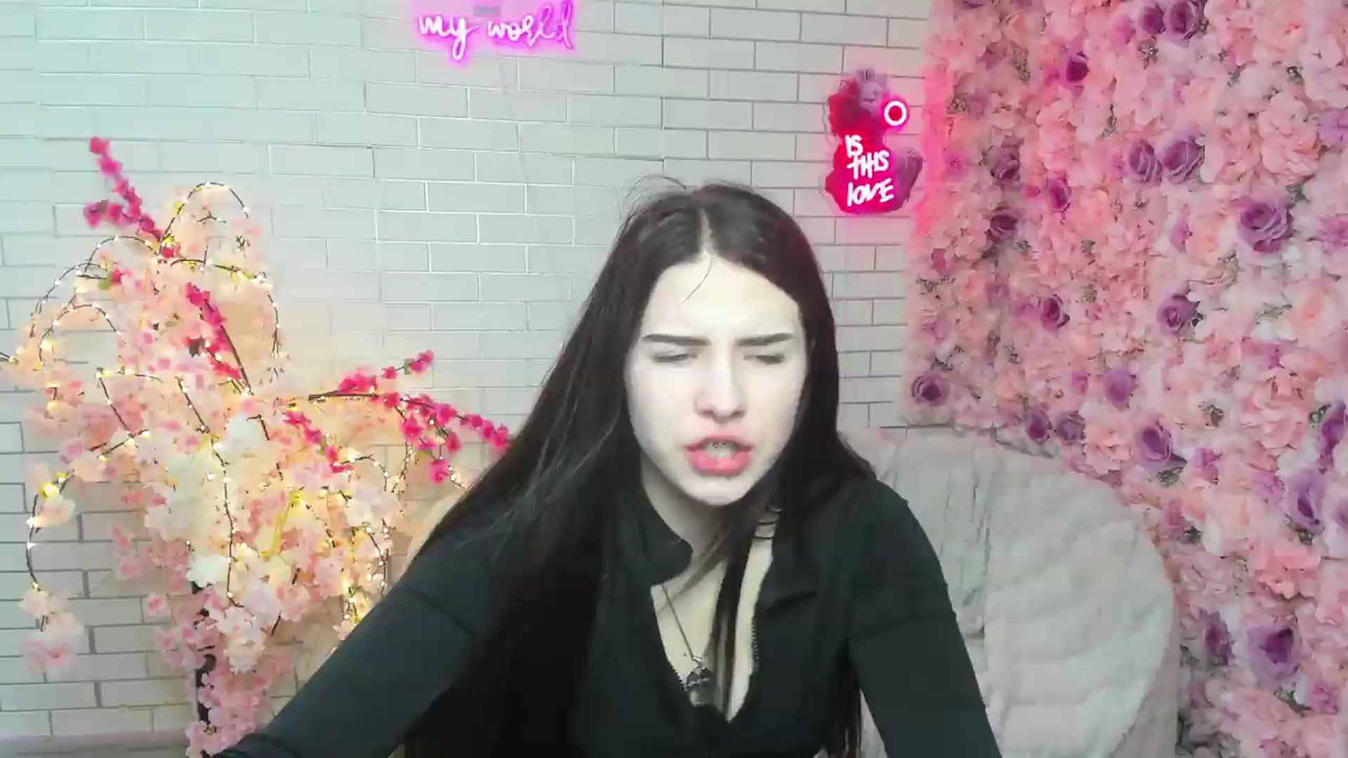 Gallery image thumbnail from KiraVane's myfreecams stream on, 09/23/2026, 14:49 image 5 of 20