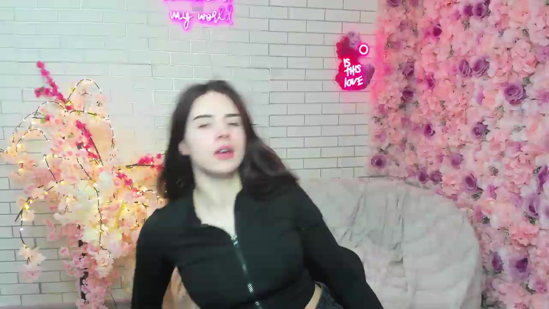 Gallery image thumbnail from KiraVane's myfreecams stream on, 09/23/2026, 17:14 image 4 of 20