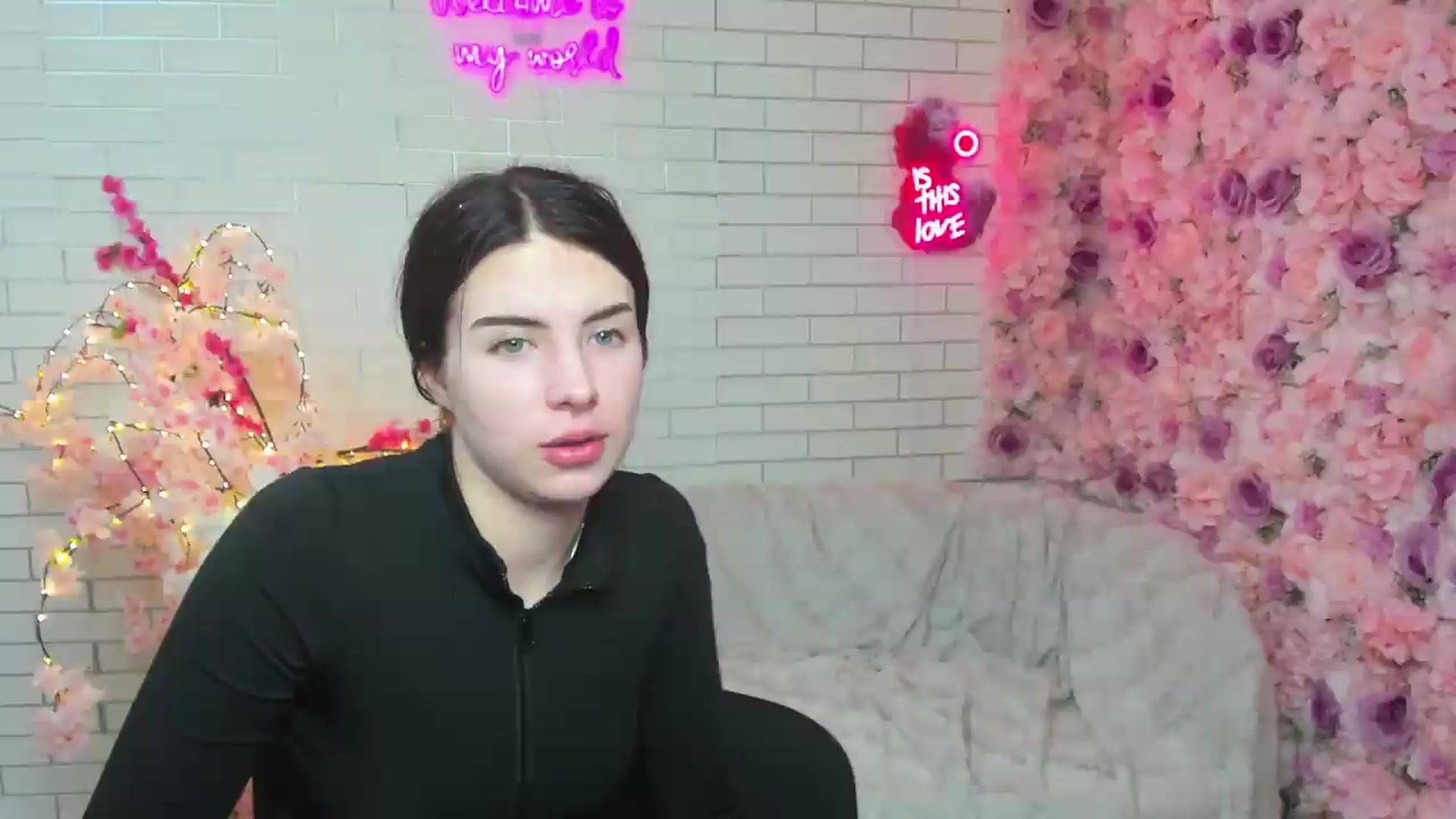 Gallery image thumbnail from KiraVane's myfreecams stream on, 09/23/2026, 17:41 image 11 of 20