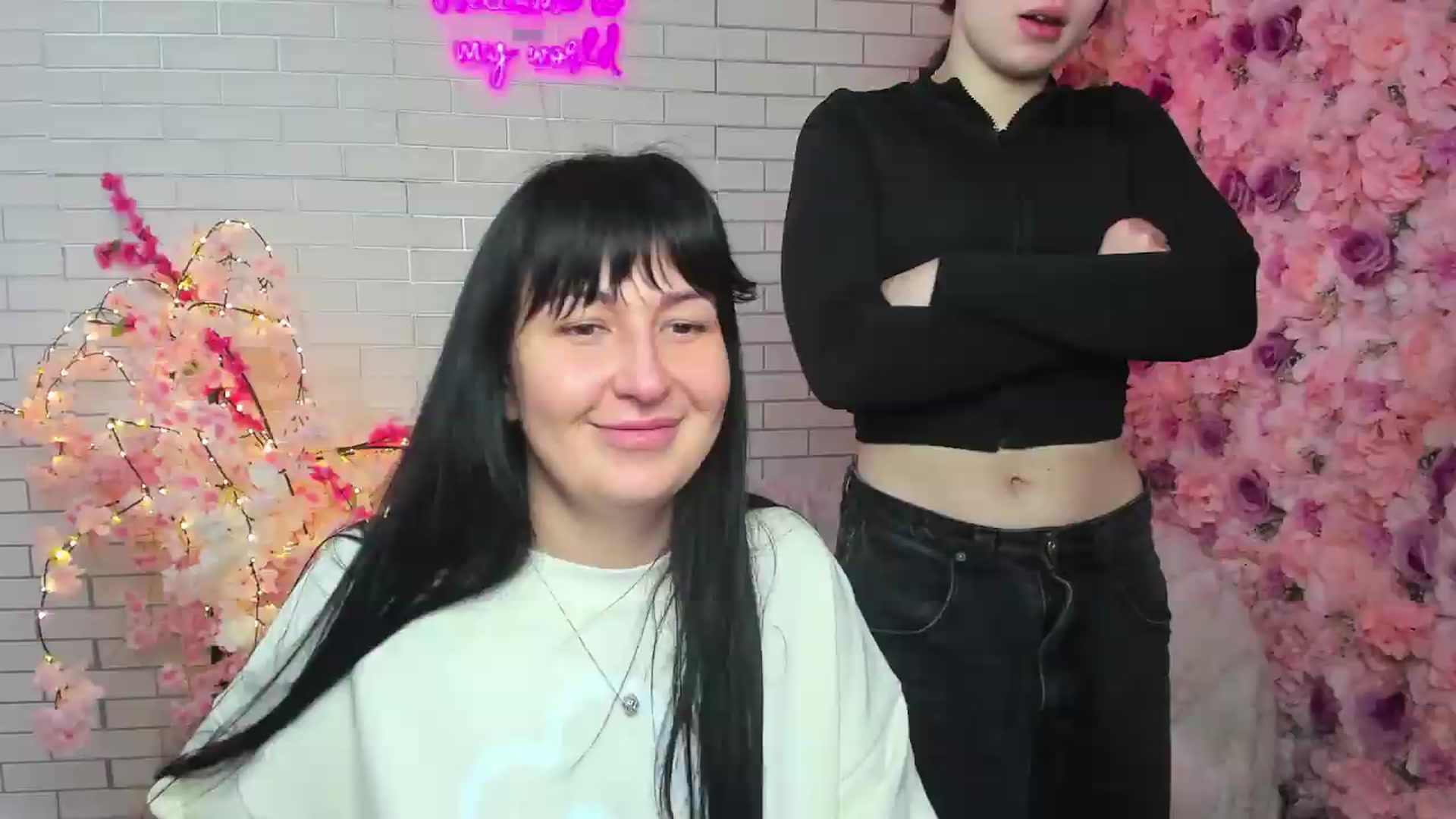 Gallery image thumbnail from KiraVane's myfreecams stream on, 09/23/2026, 17:41 image 14 of 20