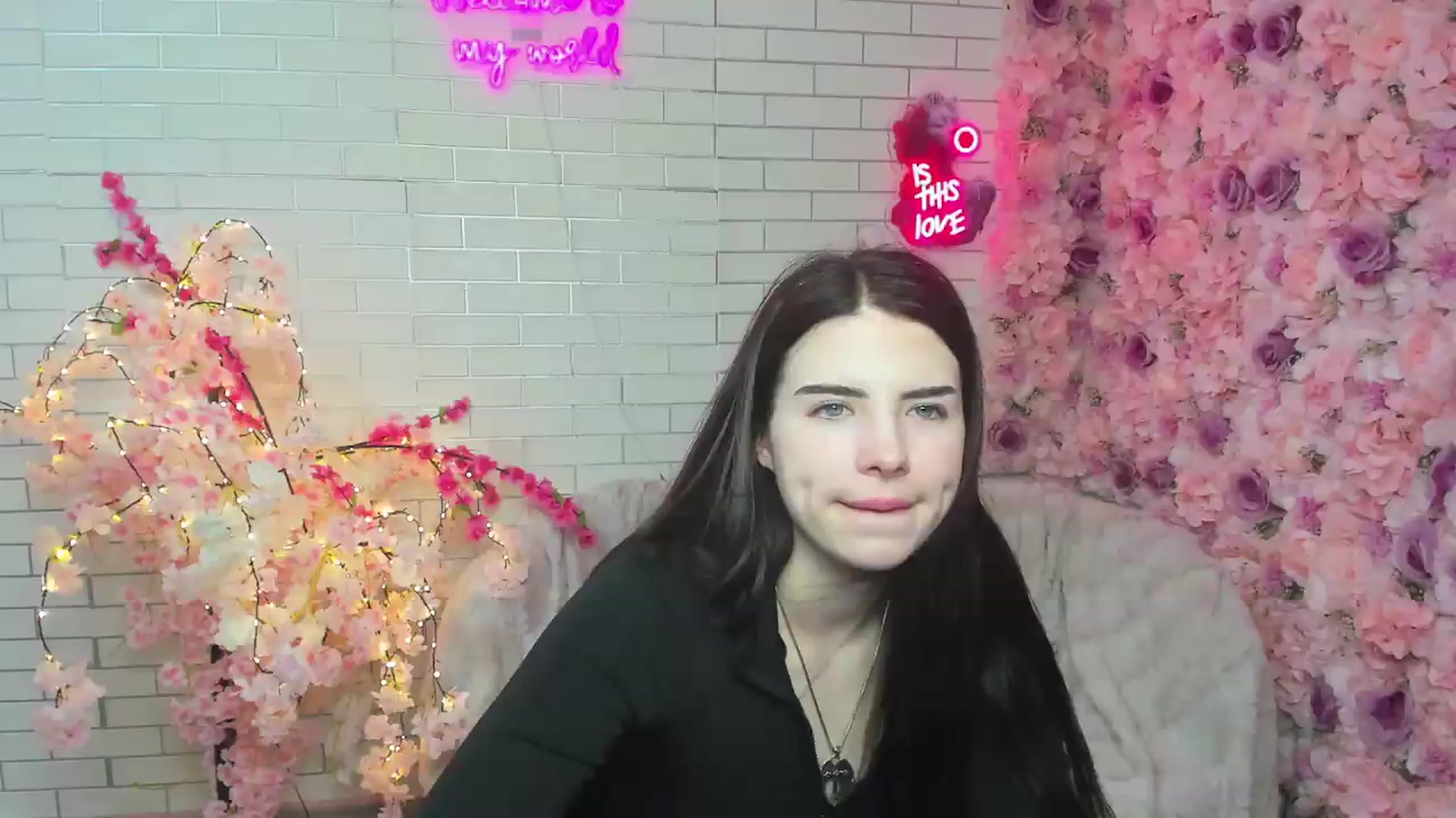 Gallery image thumbnail from KiraVane's myfreecams stream on, 09/23/2026, 18:05 image 7 of 20