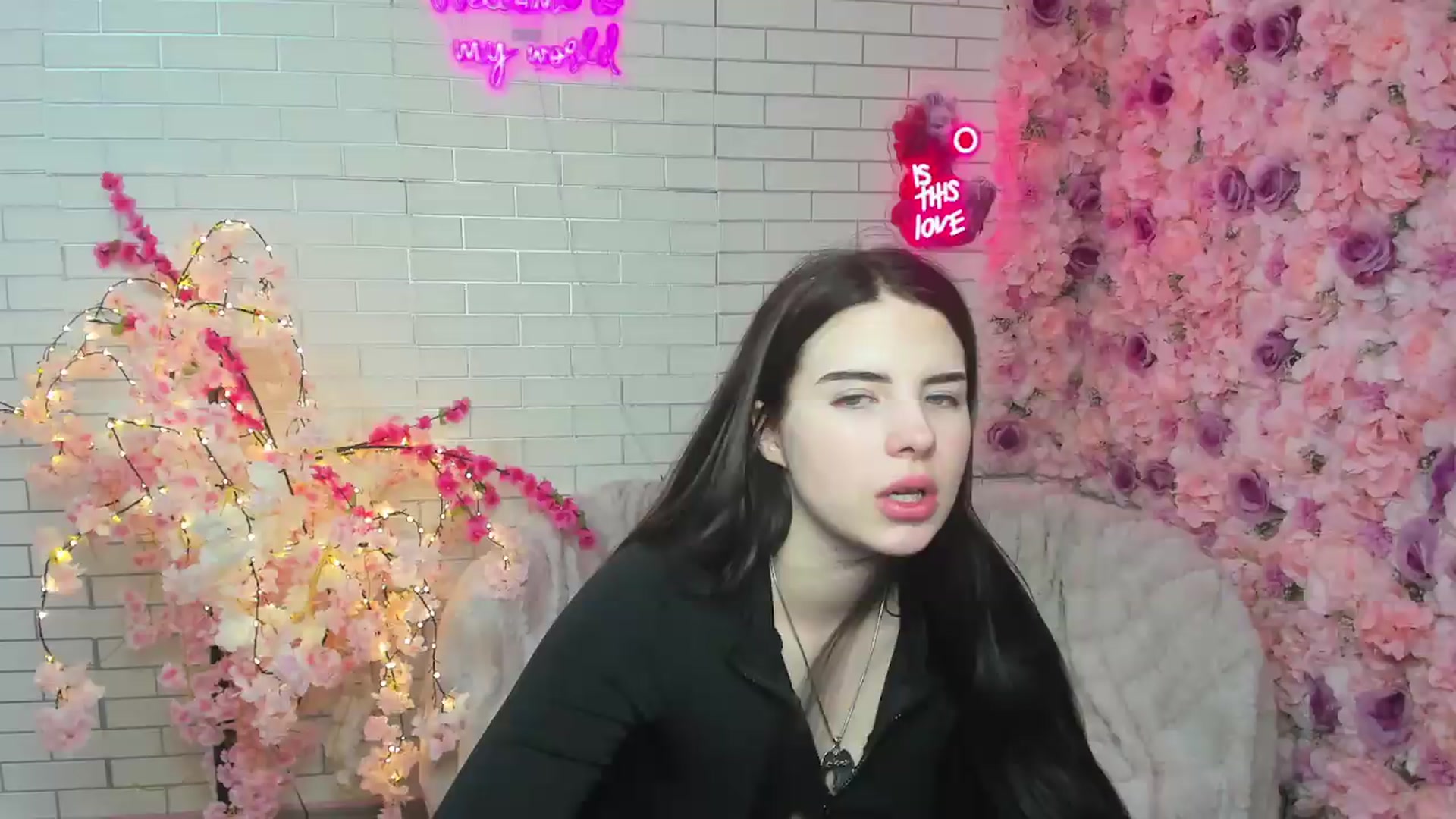 Gallery image thumbnail from KiraVane's myfreecams stream on, 09/23/2026, 18:05 image 1 of 20