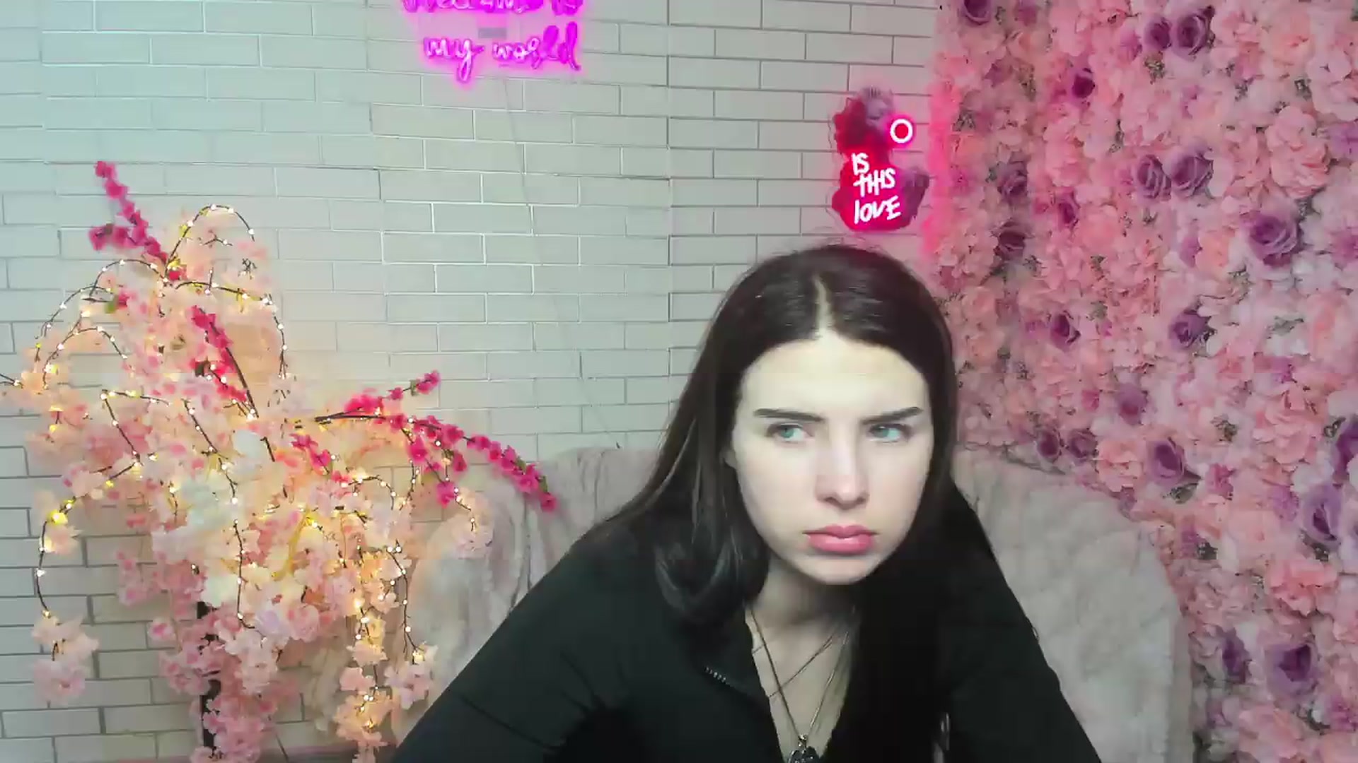 Gallery image thumbnail from KiraVane's myfreecams stream on, 09/23/2026, 18:05 image 8 of 20