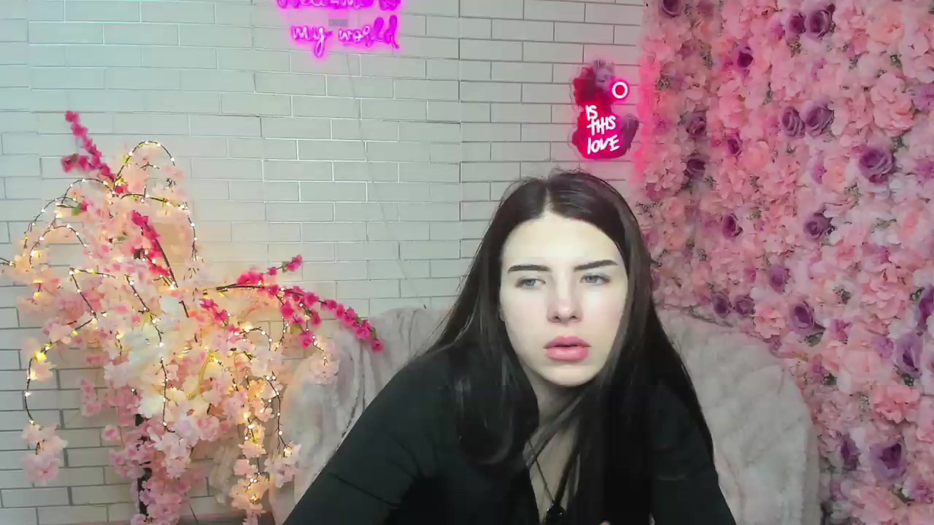 Gallery image thumbnail from KiraVane's myfreecams stream on, 09/23/2026, 18:05 image 13 of 20