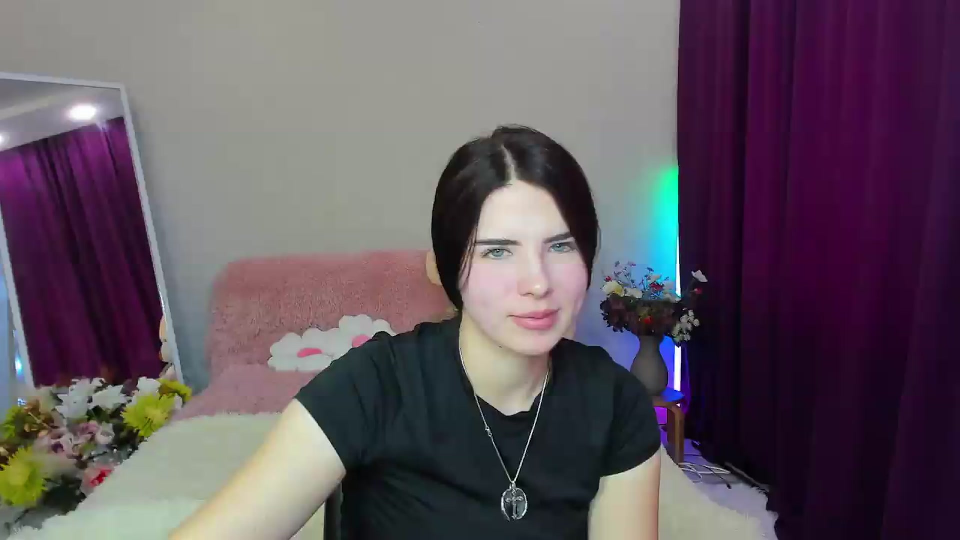 Gallery image thumbnail from KiraVane's myfreecams stream on, 09/24/2026, 08:35 image 16 of 20