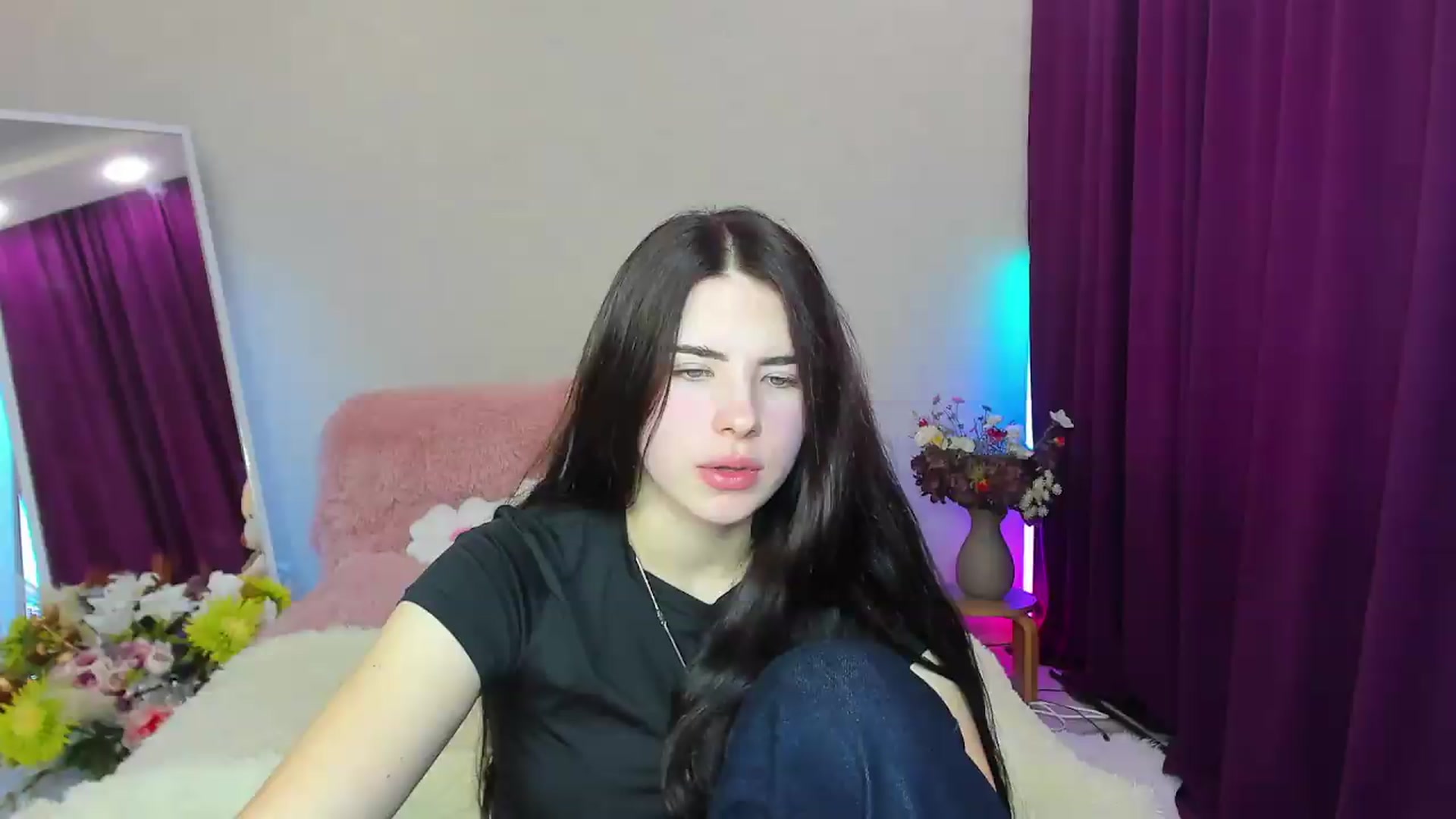 Gallery image thumbnail from KiraVane's myfreecams stream on, 09/24/2026, 08:35 image 14 of 20