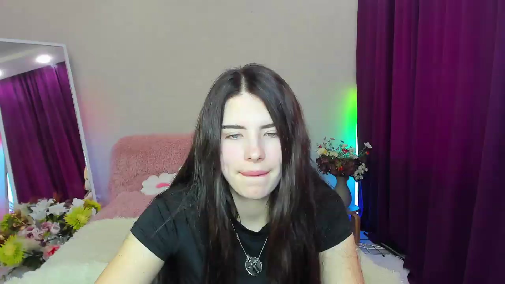 Gallery image thumbnail from KiraVane's myfreecams stream on, 09/24/2026, 08:35 image 9 of 20