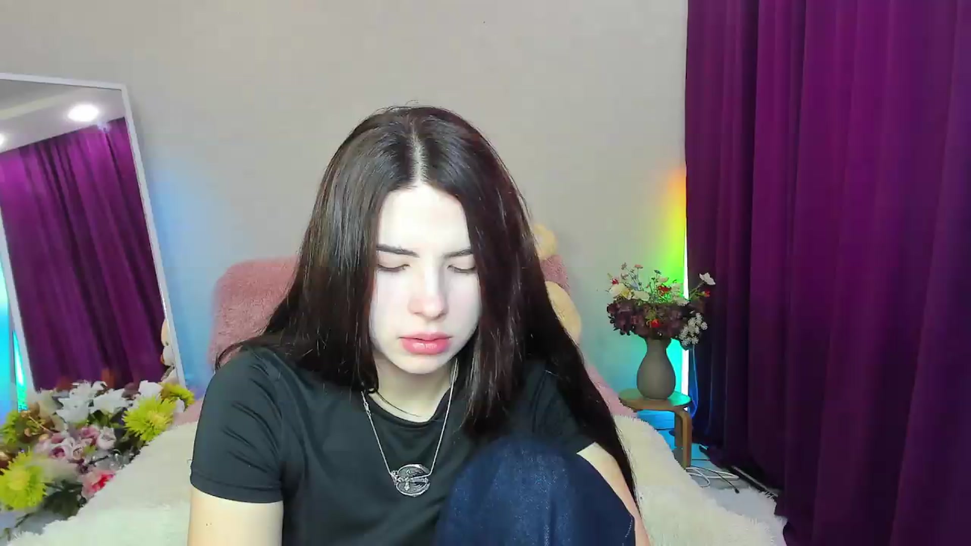Gallery image thumbnail from KiraVane's myfreecams stream on, 09/24/2026, 08:35 image 2 of 20
