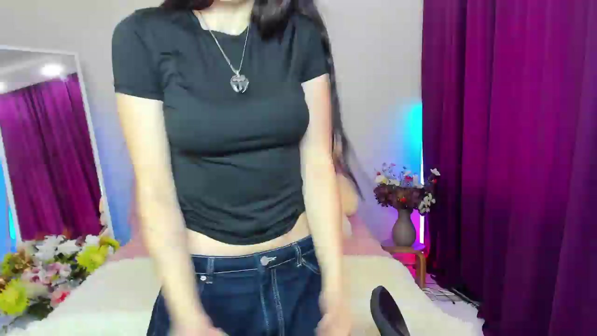 Gallery image thumbnail from KiraVane's myfreecams stream on, 09/24/2026, 09:12 image 15 of 20
