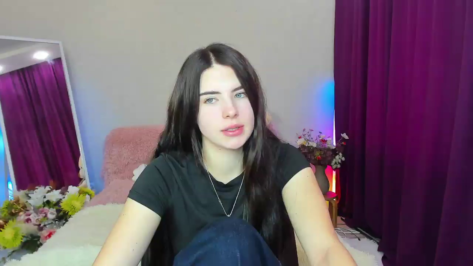 Gallery image thumbnail from KiraVane's myfreecams stream on, 09/24/2026, 09:12 image 4 of 20